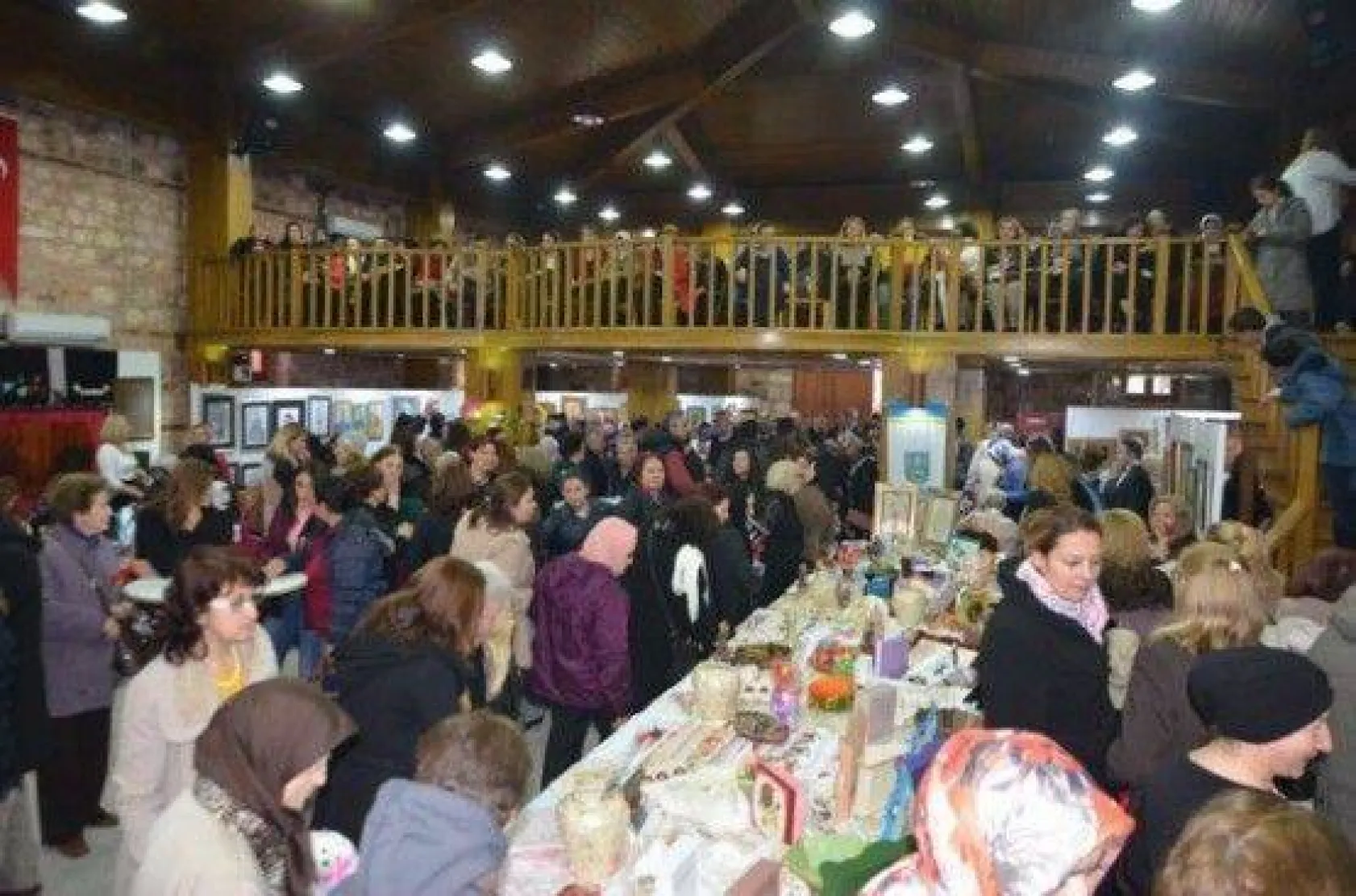 Elimin Emeği Karma Sergisi Yoğun İlgi Gördü