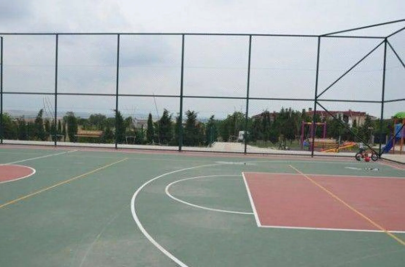 Alipaşa Mahallesi Spor Sahası Tamamlandı