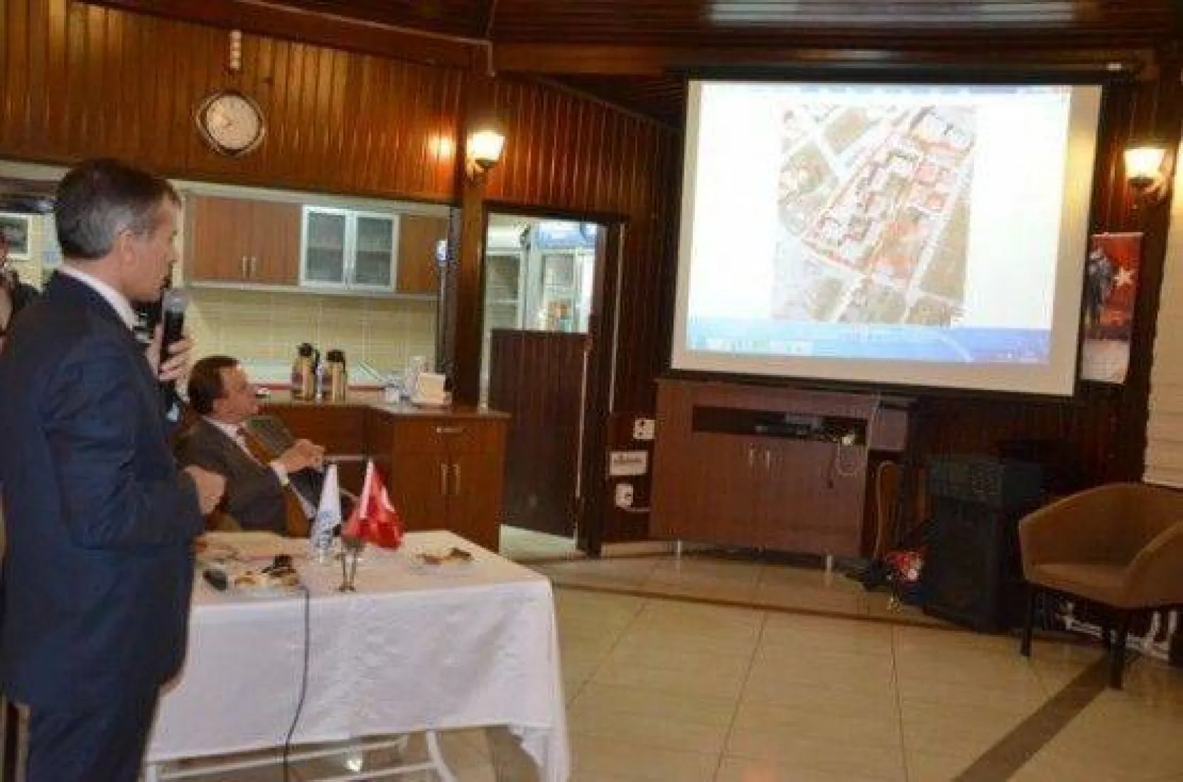 Esentepe Öğretmen Evleri Sakinleri Işıklar İle Bir