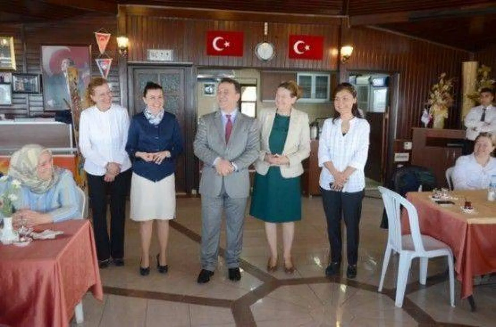 Gümüşyakalı Kadınlar Belediyenin Hizmetlerini İnce