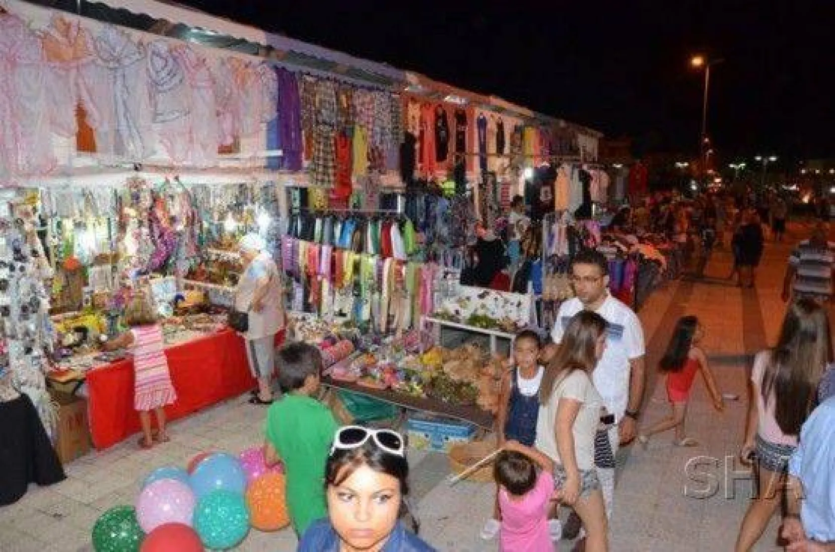 Işıklar Gümüşyaka Gece Pazarını Ziyaret Etti