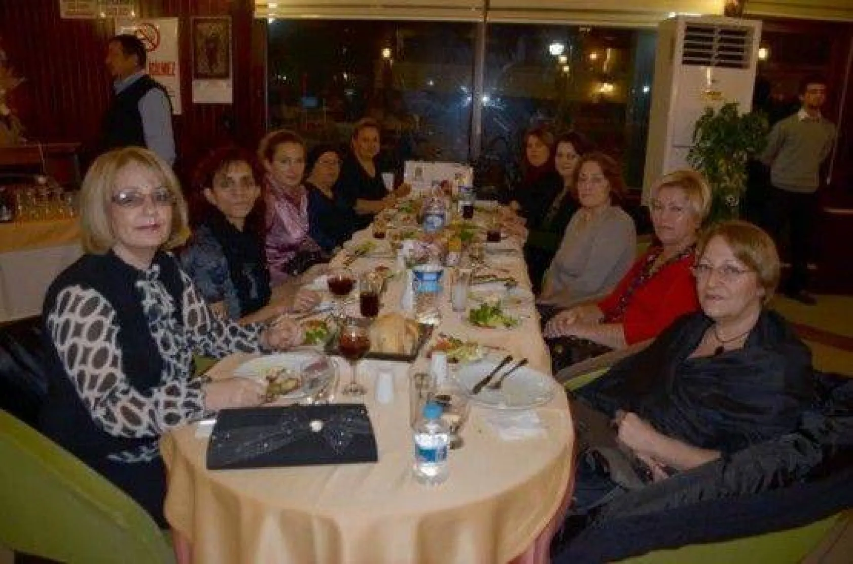 Işıklar Kadınların Seçme ve Seçilme Hakkını Kutlad