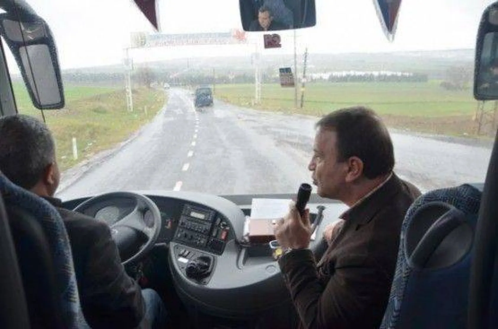 Işıklar Ekibiyle Birlikte İlçeyi Mahalle Mahalle D