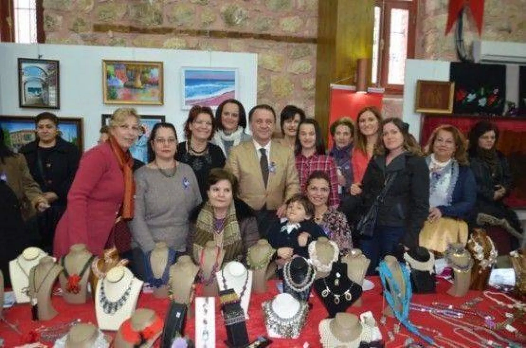 Elimin Emeği Karma Sergisi Yoğun İlgi Gördü