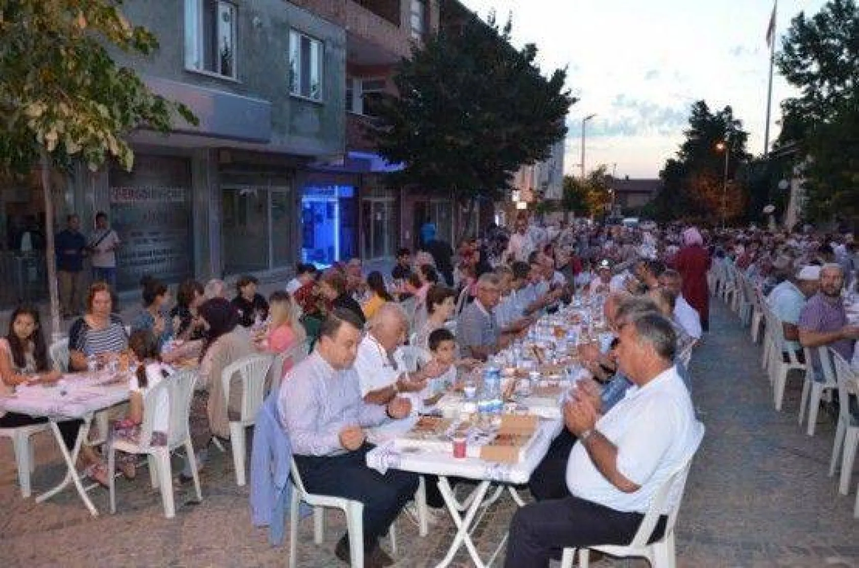 Işıklar Hemşerileriyle İftar Sofralarında Buluşuyor