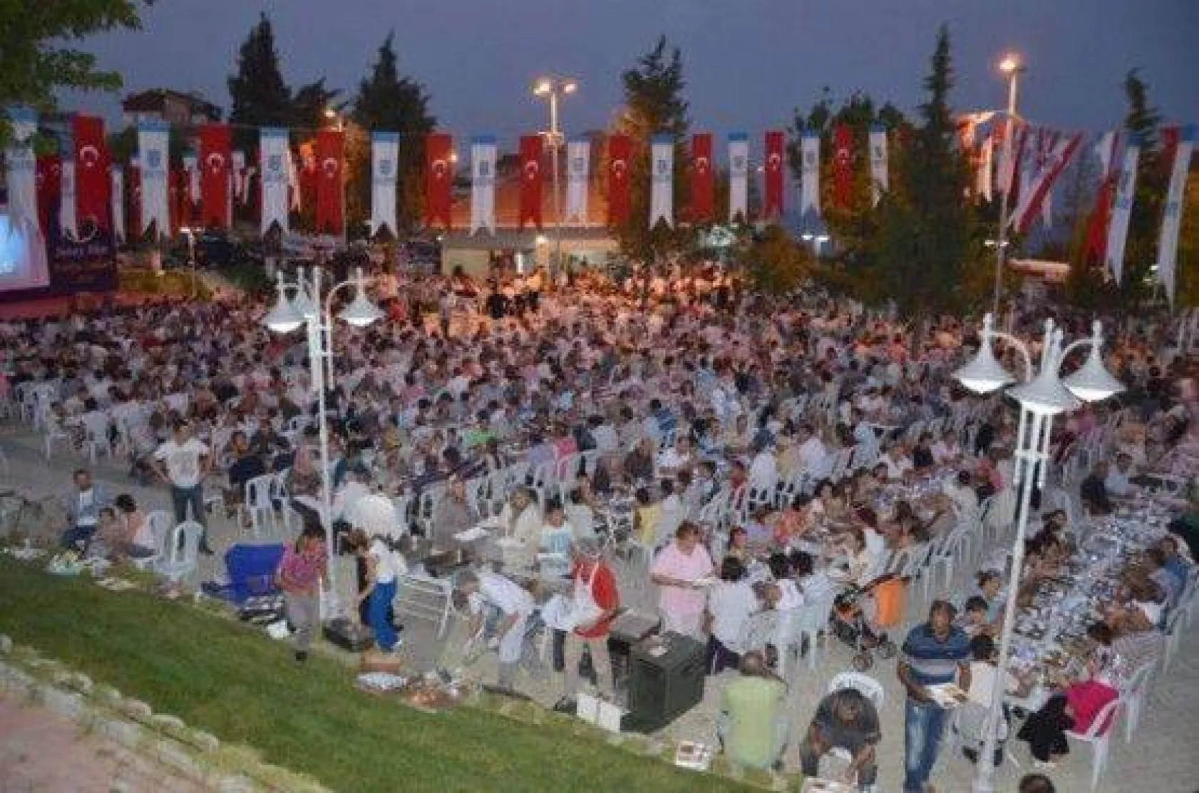 Gümüşyaka Çay Bahçesi doldu taştı