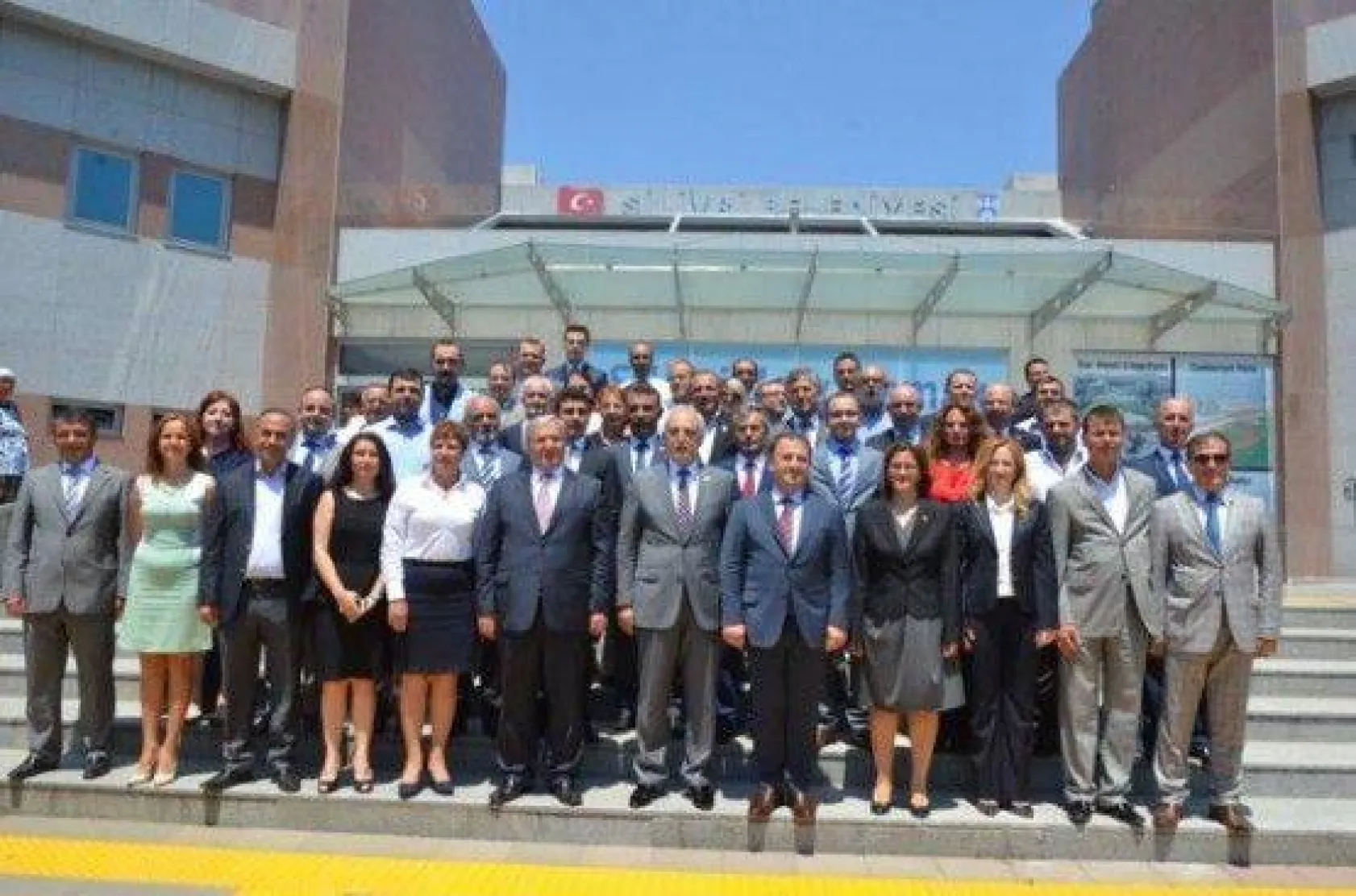 Vali Mutlu'dan Işıklar'a Hayırlı Olsun Ziyareti