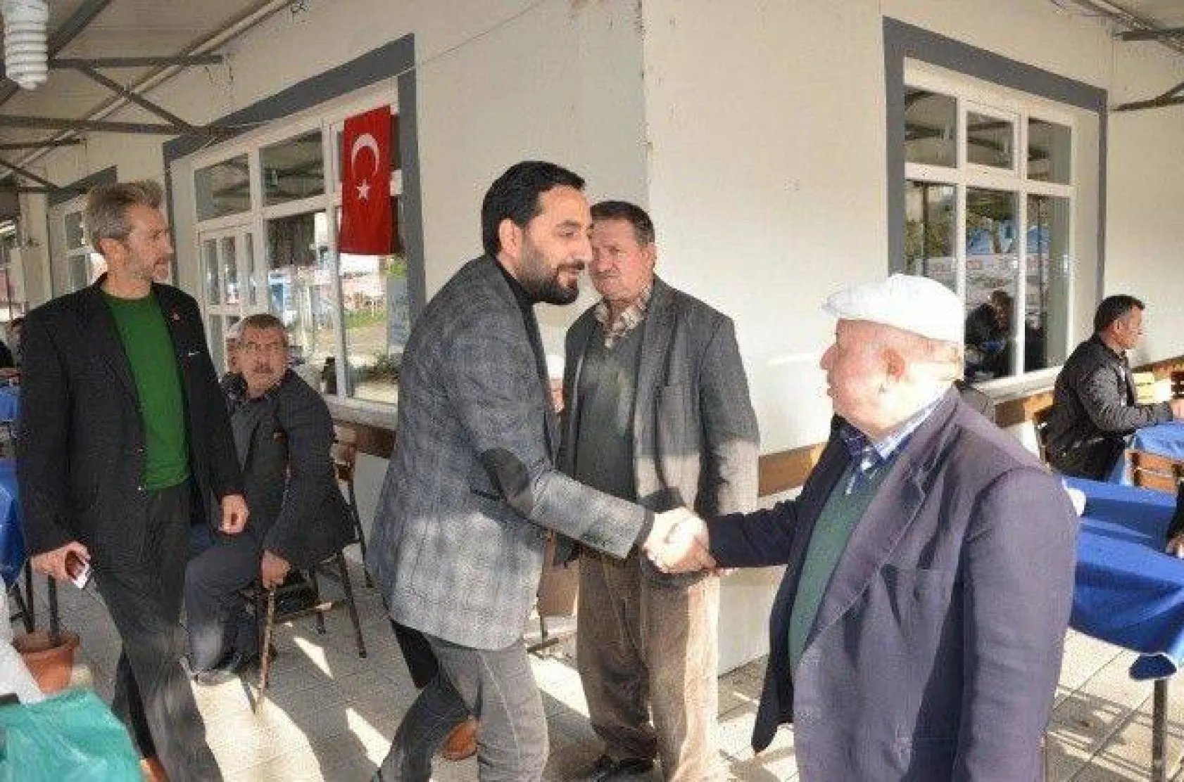 AK Parti hafta sonunu boş geçirmedi