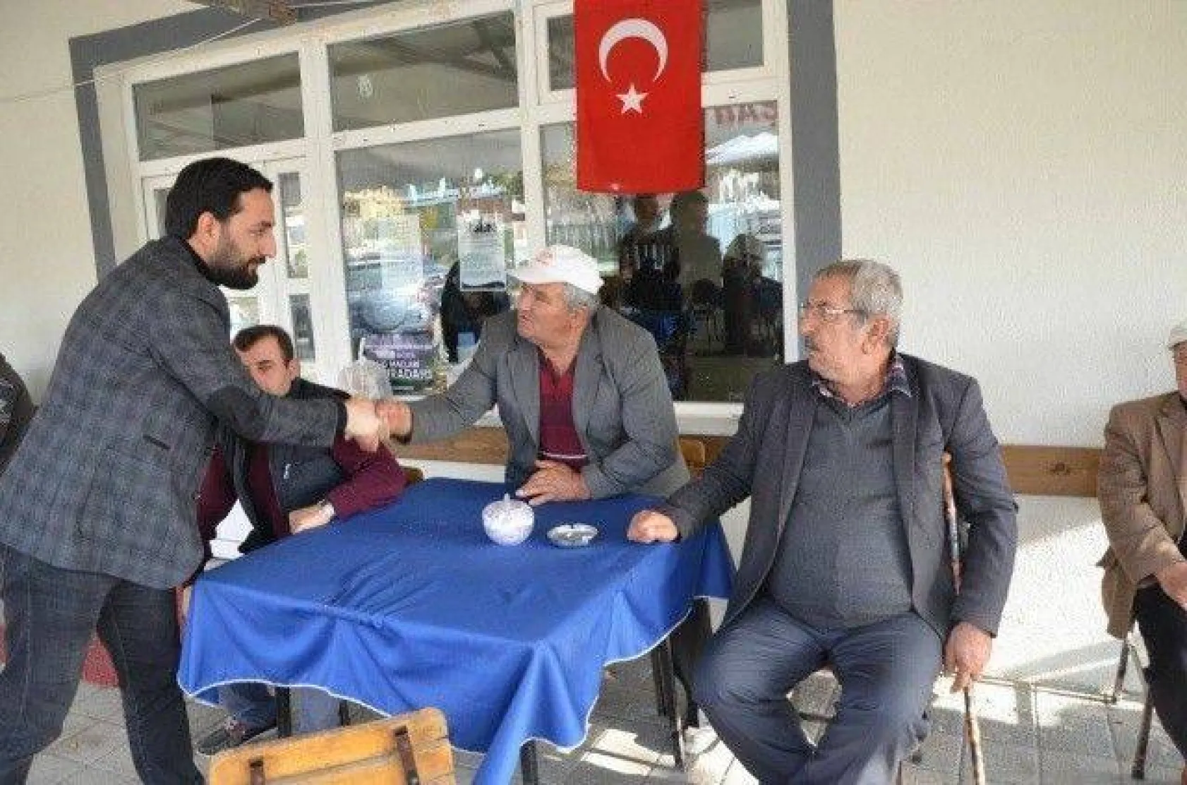 AK Parti hafta sonunu boş geçirmedi