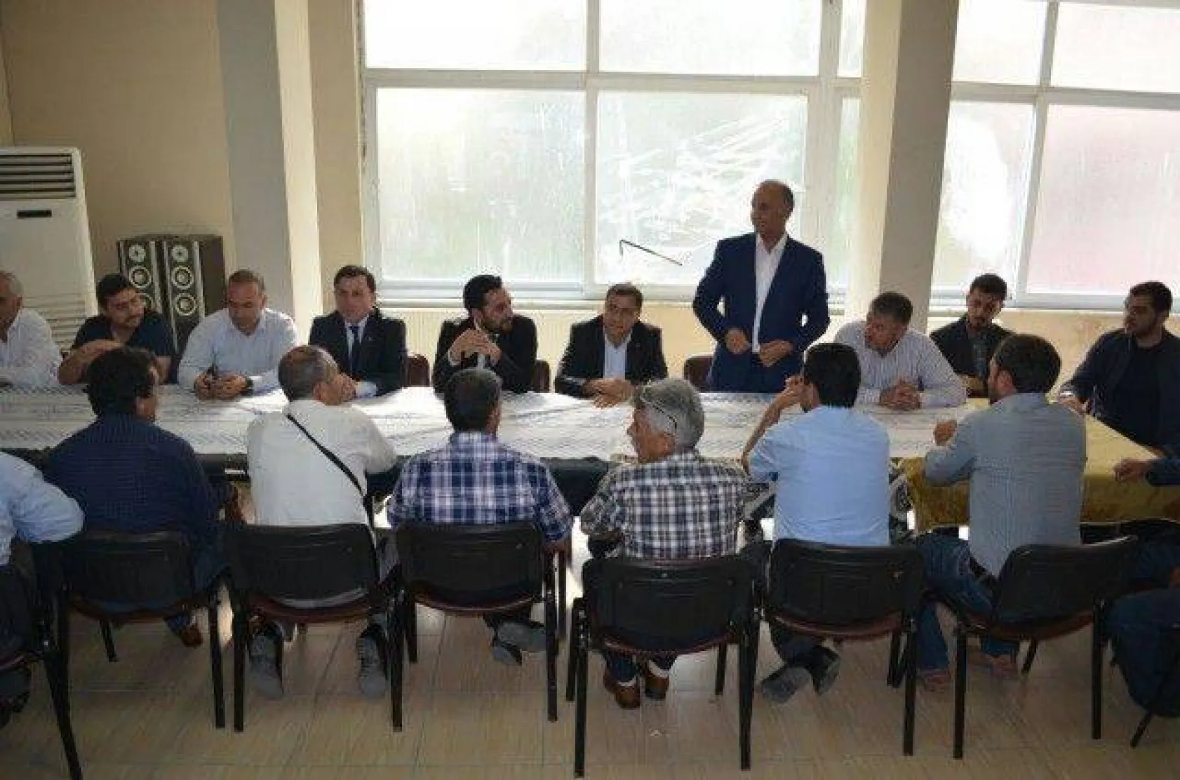 AK Parti yöneticileri Ağrılılarla bayramlaştı