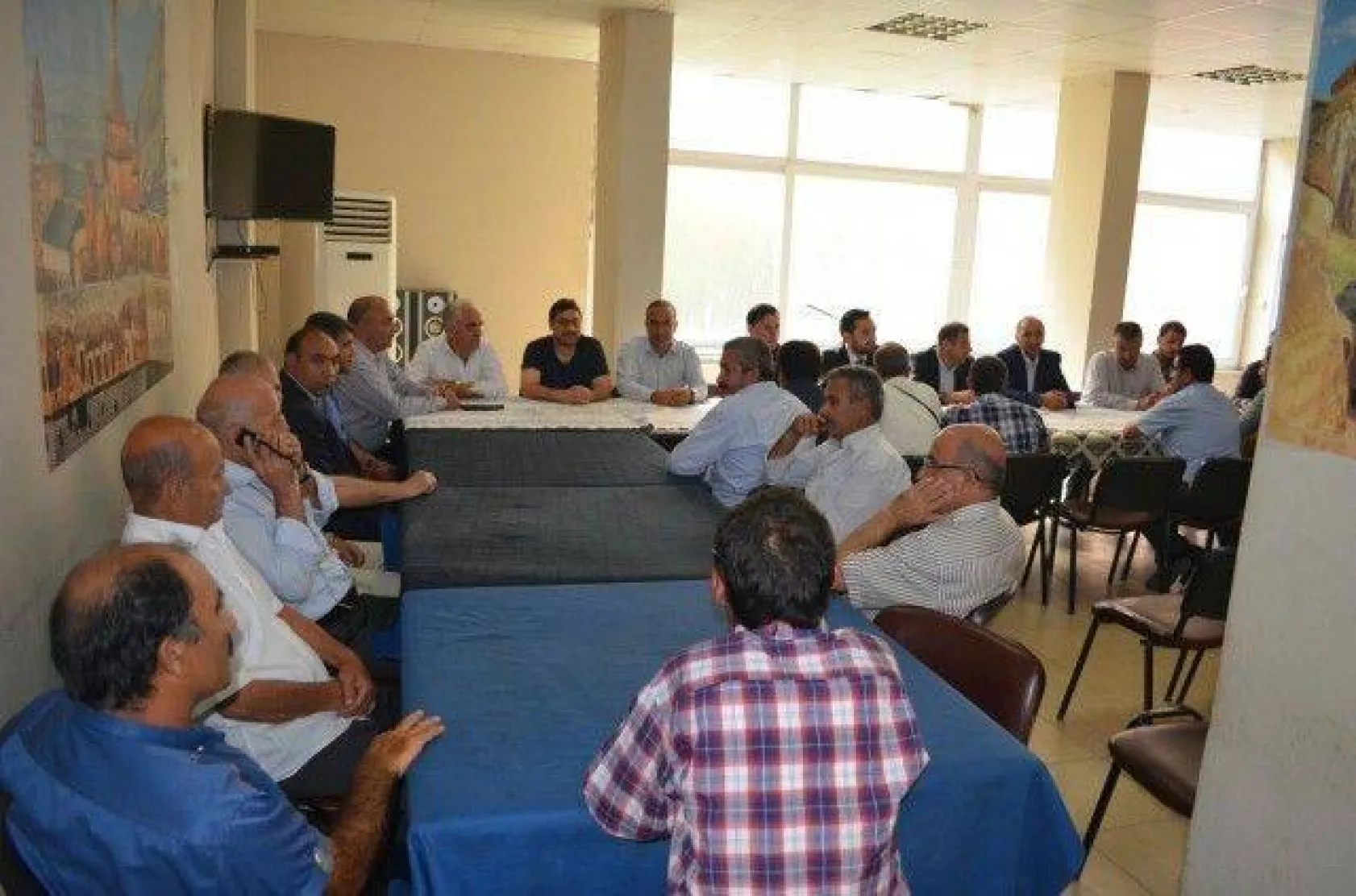 AK Parti yöneticileri Ağrılılarla bayramlaştı