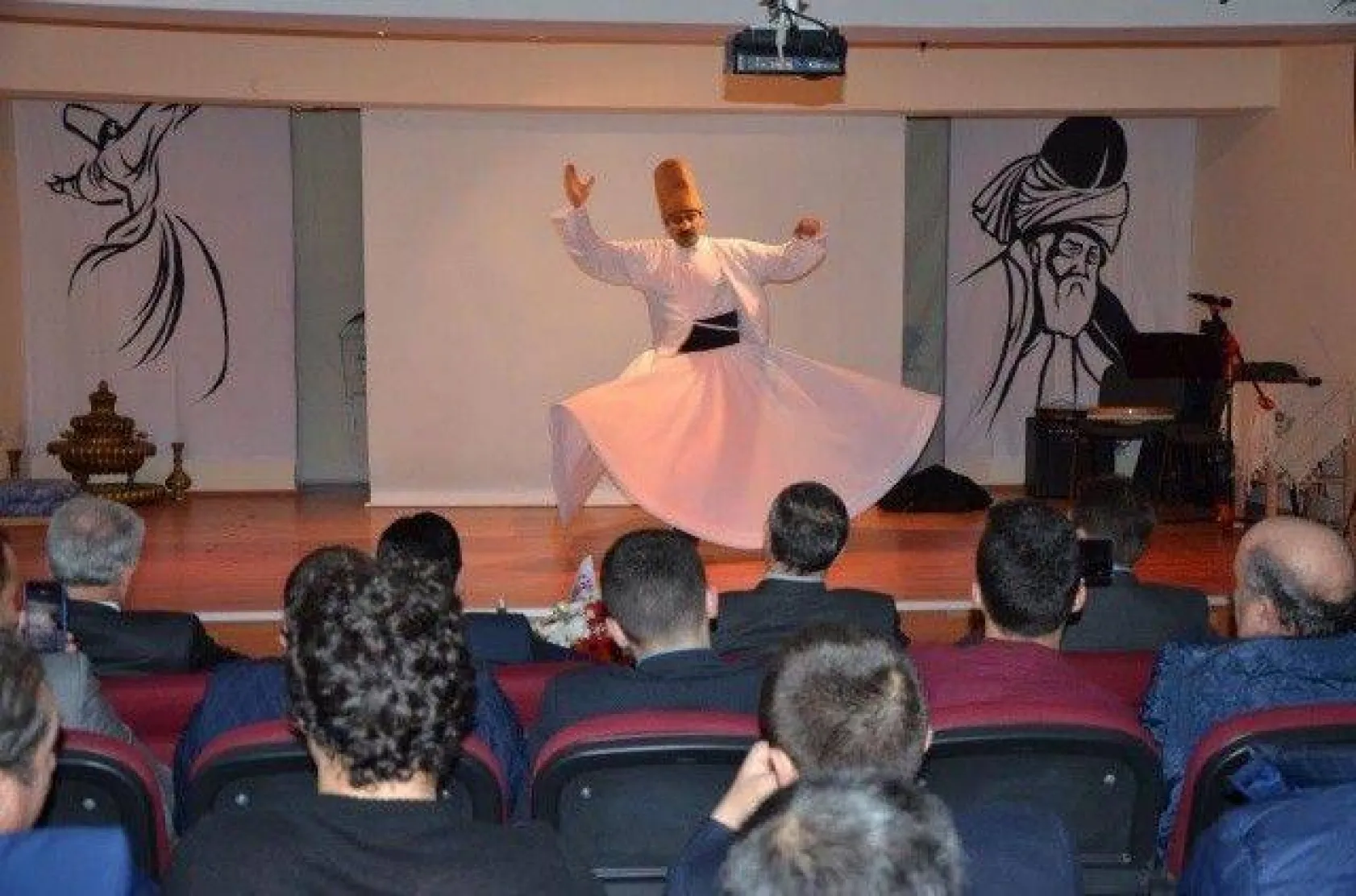 Öğrencilerden Mevlâna haftasına özel program