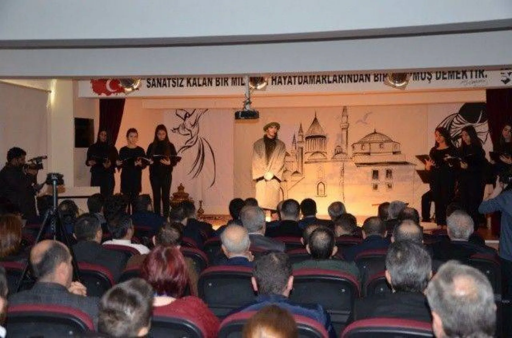 Öğrencilerden Mevlâna haftasına özel program