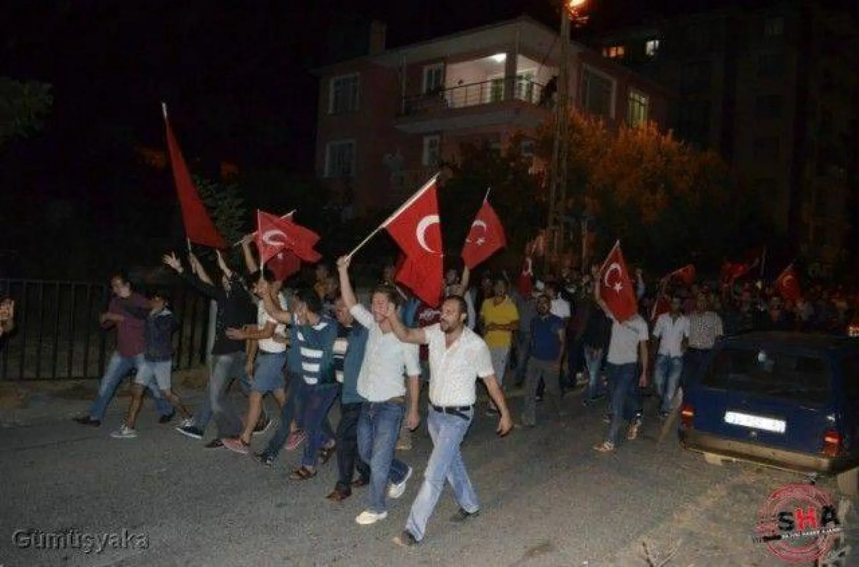 Silivri tek yürek oldu teröre lanet yağdırdı
