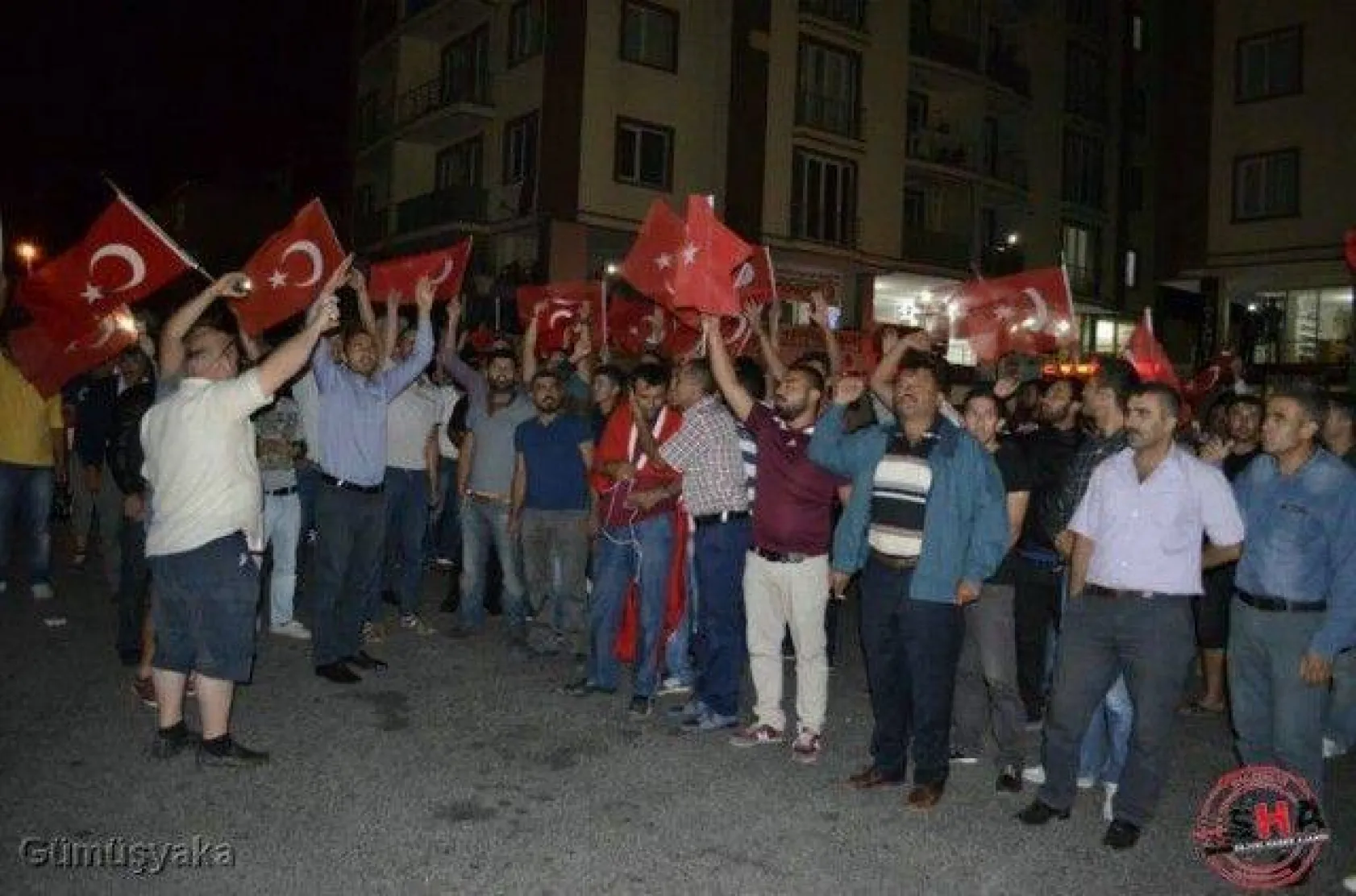 Silivri tek yürek oldu teröre lanet yağdırdı
