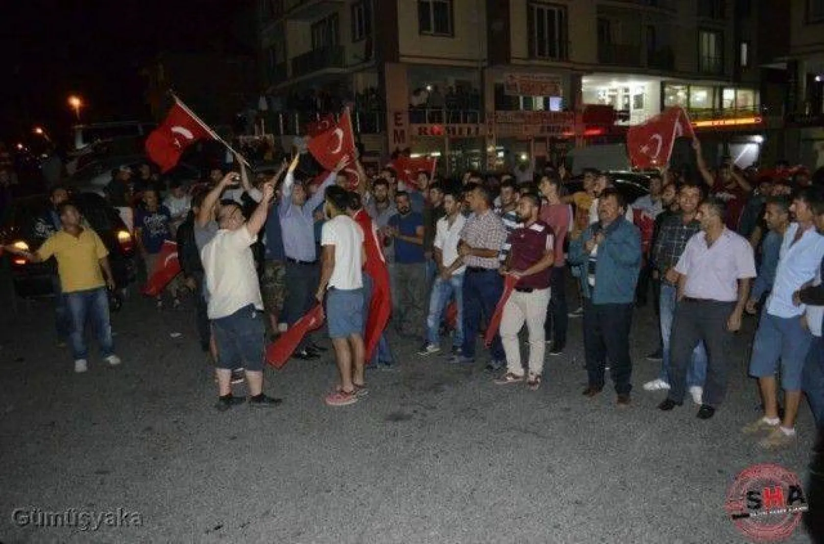 Silivri tek yürek oldu teröre lanet yağdırdı