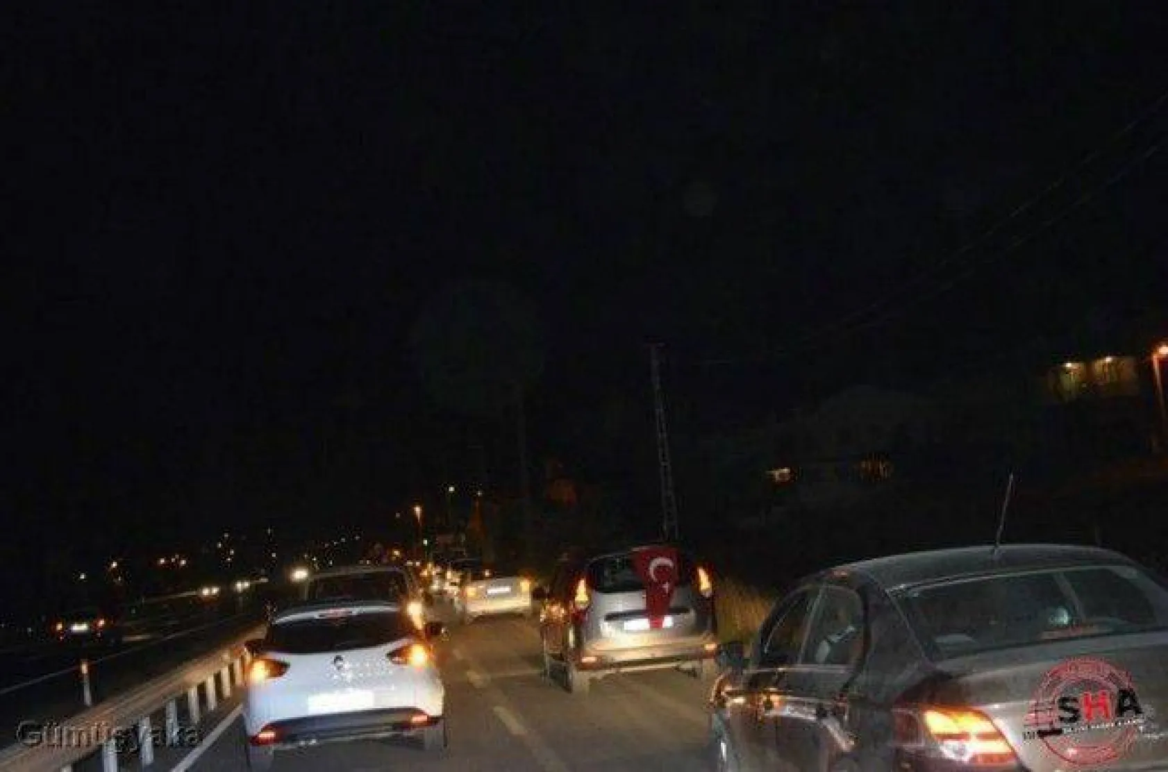 Silivri tek yürek oldu teröre lanet yağdırdı