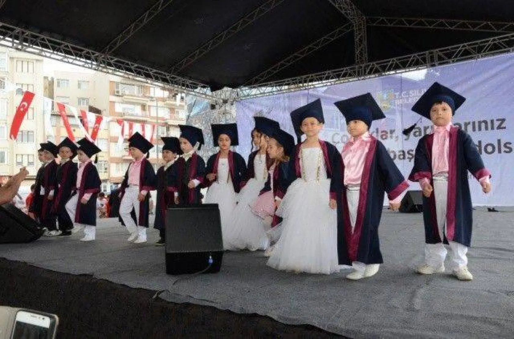 Silivri'de Mezuniyet Coşkusu