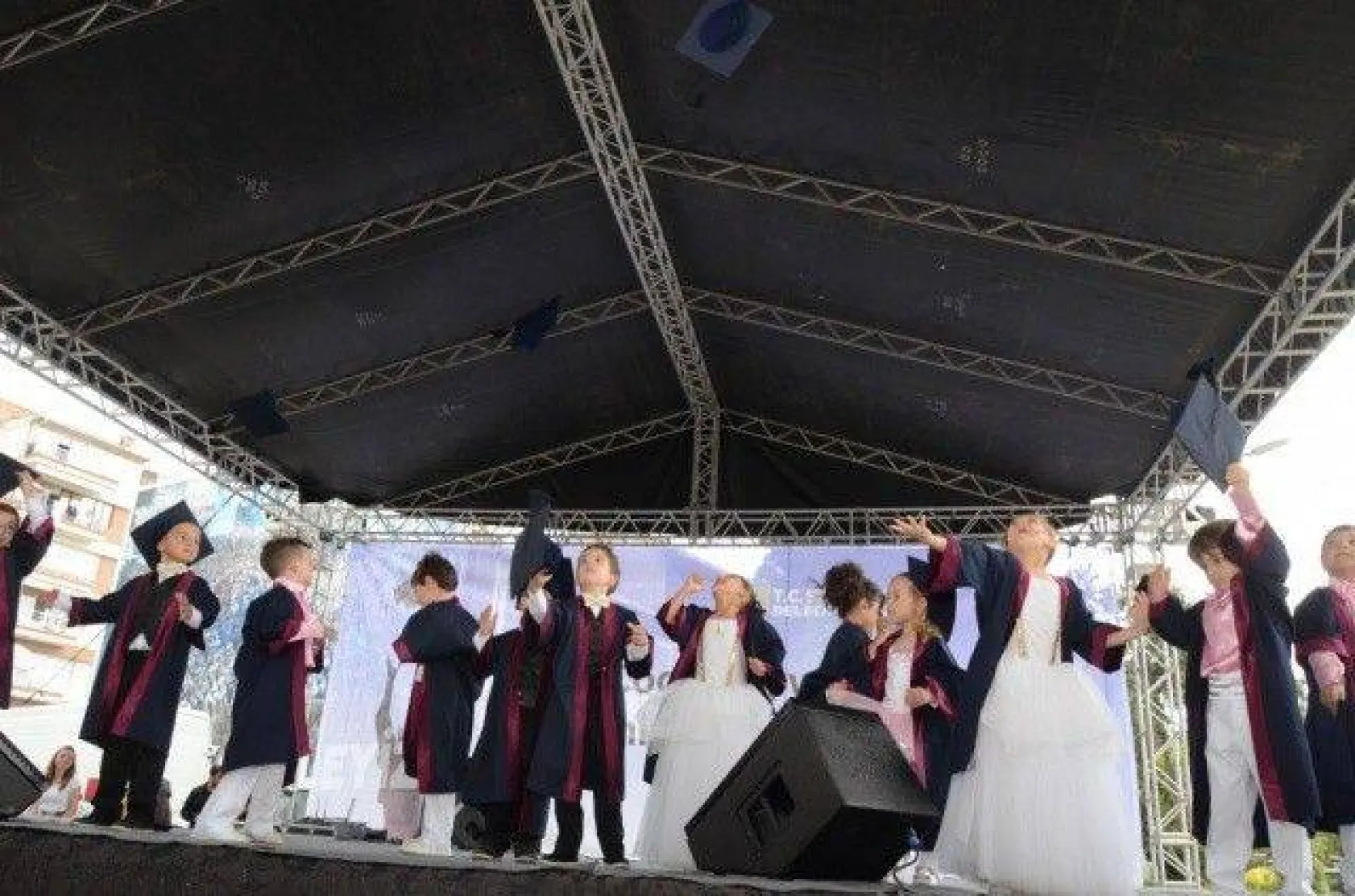 Silivri'de Mezuniyet Coşkusu