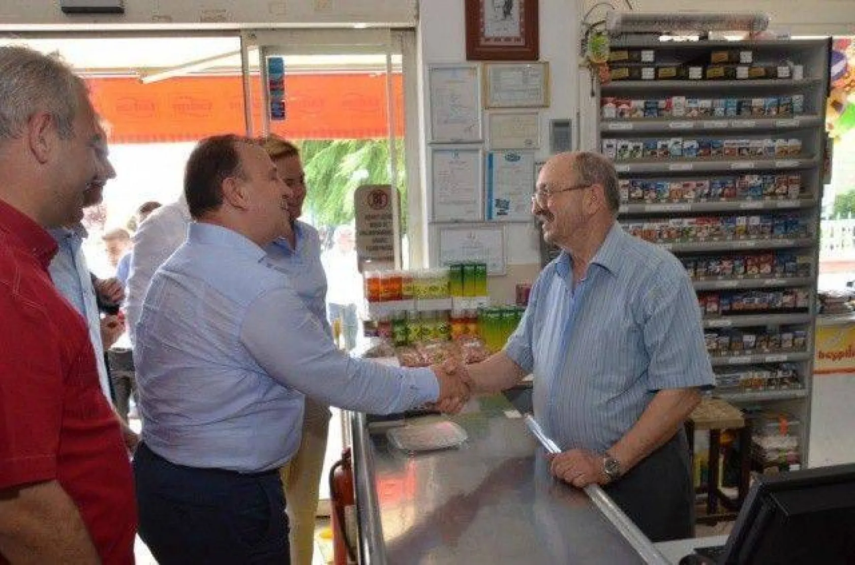 Işıklar Mahallelerde Hemşerileriyle Bayramlaştı