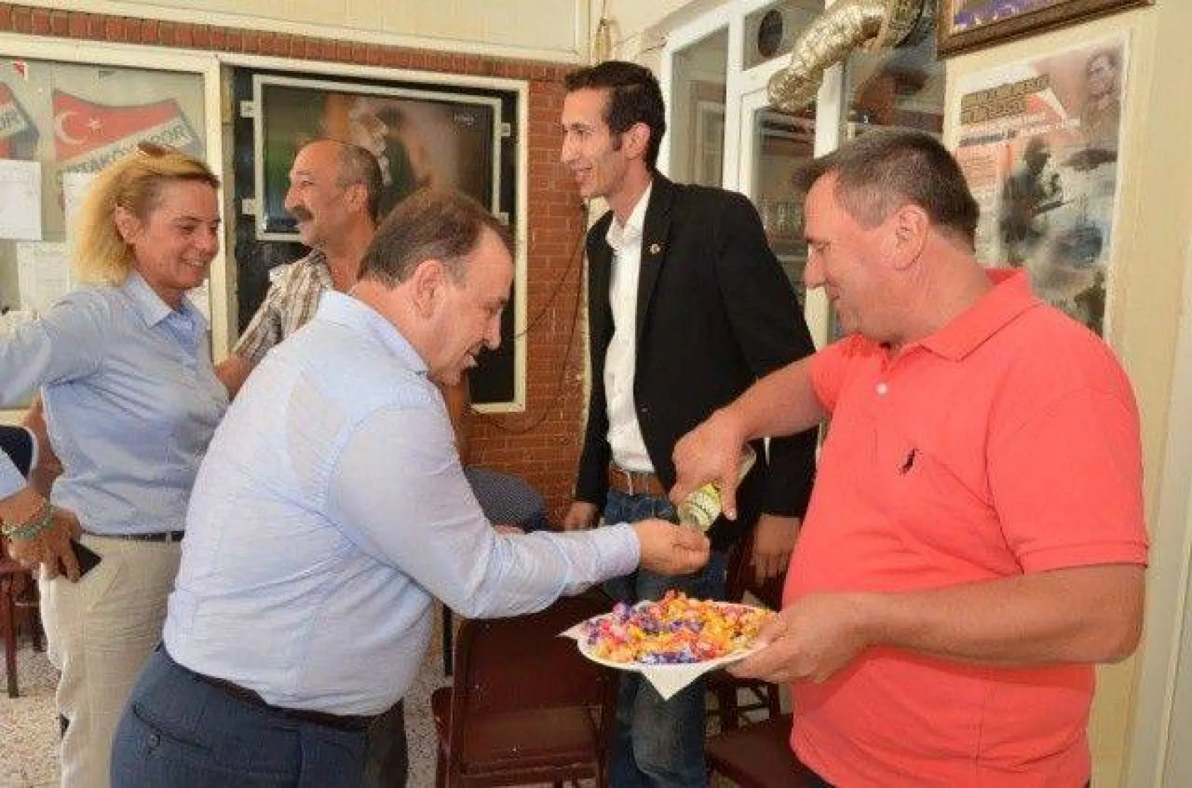 Işıklar Mahallelerde Hemşerileriyle Bayramlaştı