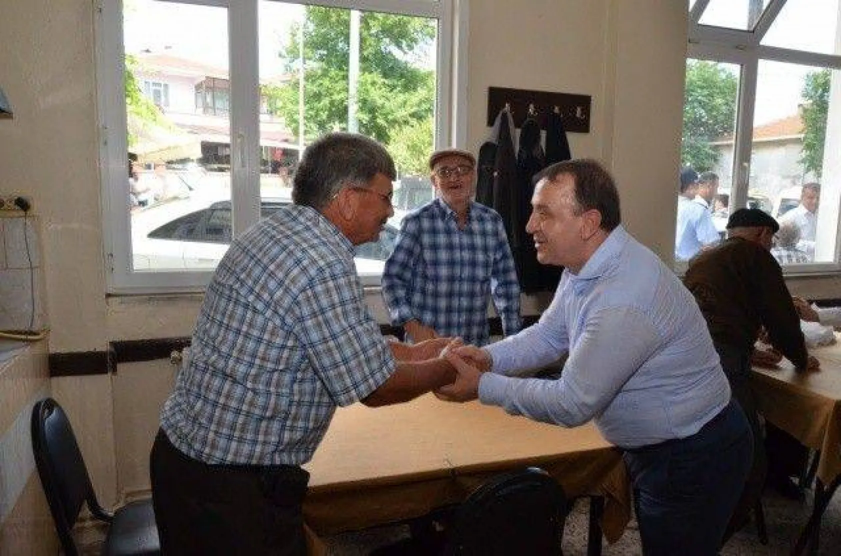 Işıklar Mahallelerde Hemşerileriyle Bayramlaştı