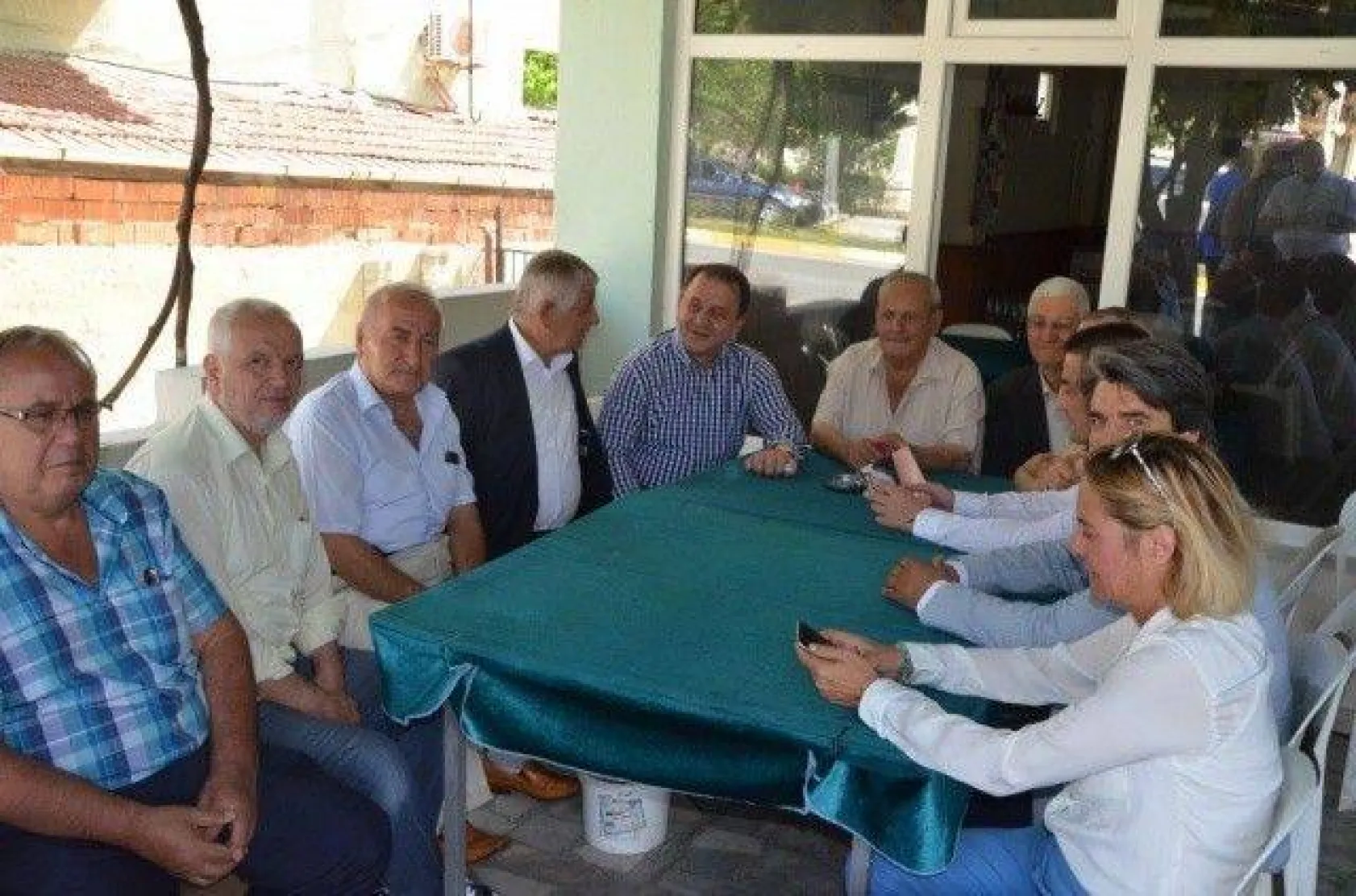 Işıklar Mahallelerde Hemşerileriyle Bayramlaştı