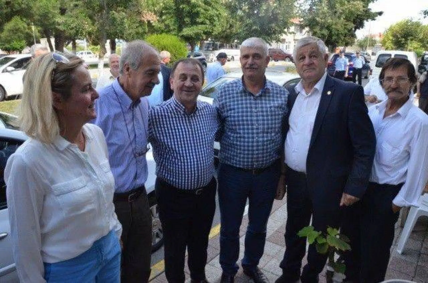 Işıklar Mahallelerde Hemşerileriyle Bayramlaştı