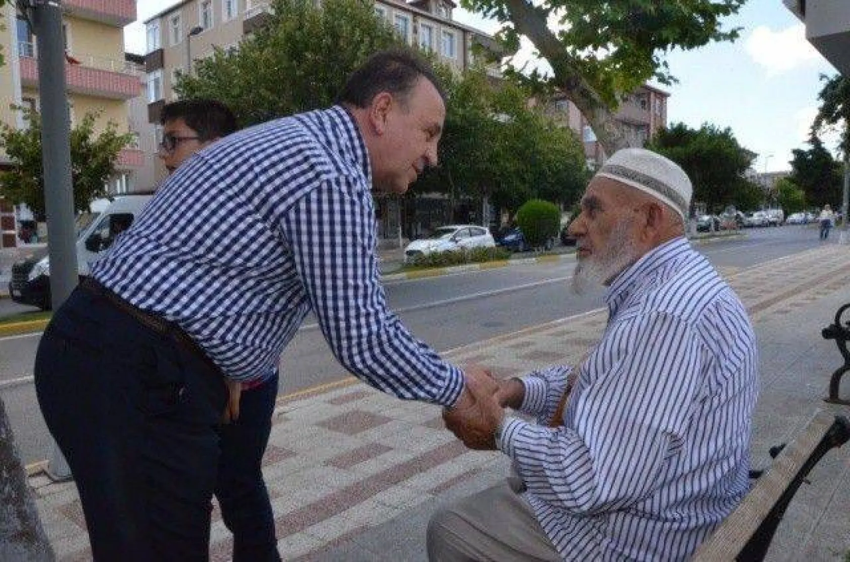 Işıklar Mahallelerde Hemşerileriyle Bayramlaştı