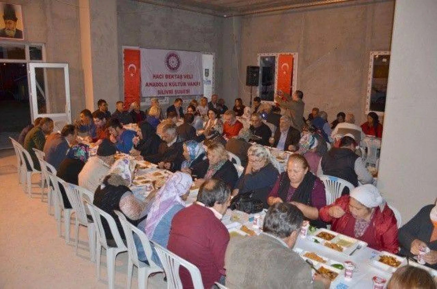 Işıklar Silivri Cemevinde İftar verdi