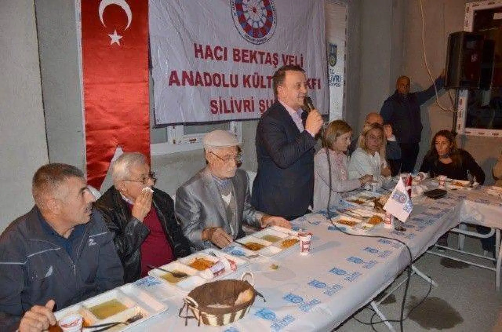 Işıklar Silivri Cemevinde İftar verdi