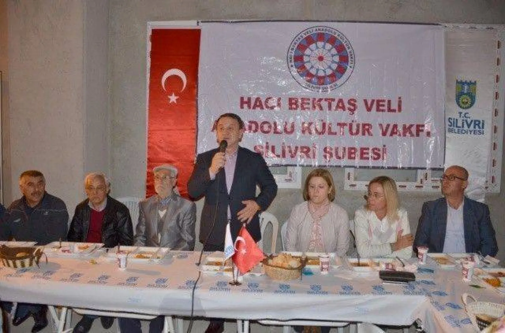 Işıklar Silivri Cemevinde İftar verdi