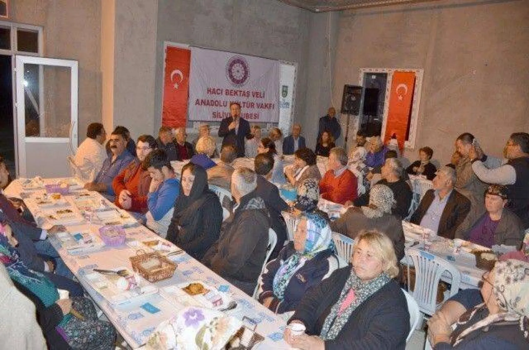 Işıklar Silivri Cemevinde İftar verdi