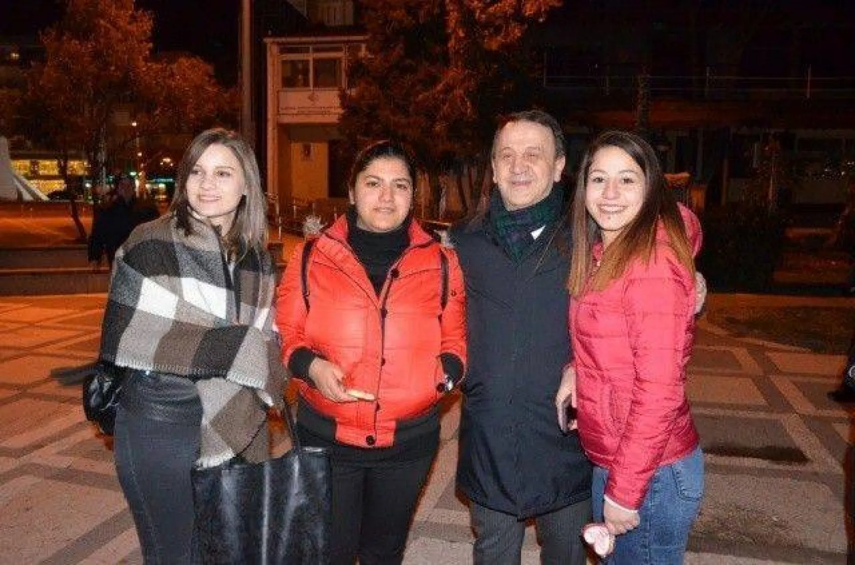 Işıklar: 'Severek Yaşamak Hayata Tutunmaktır'