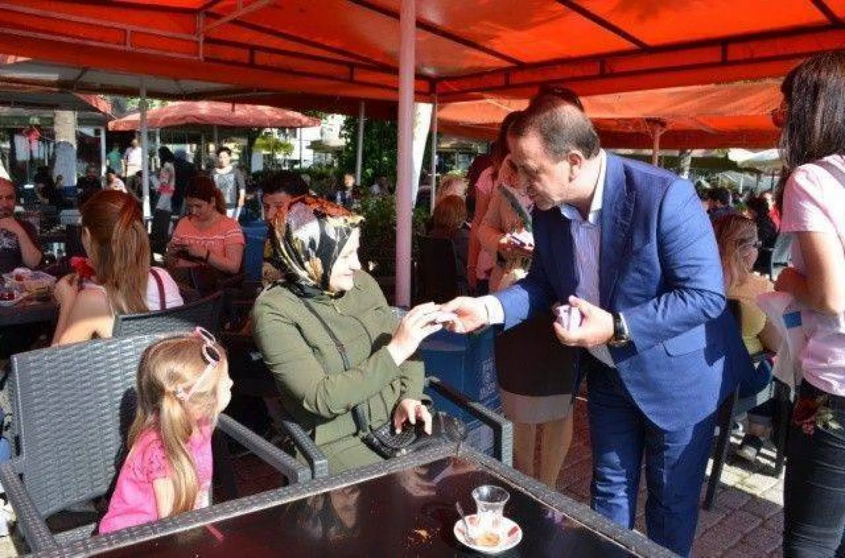 Işıklar Annelerin Gününü Kutladı