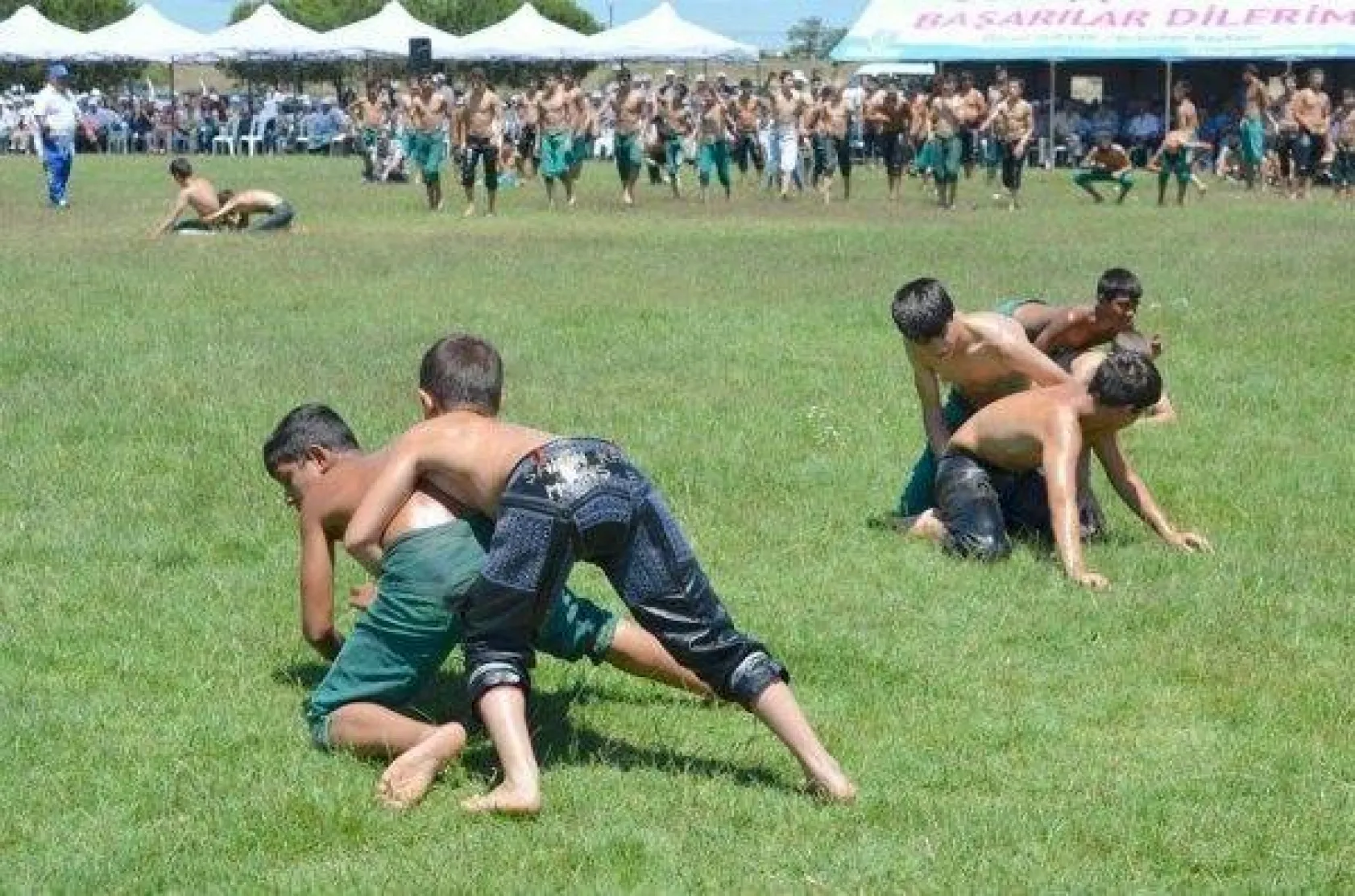 400 Güreşçi Silivri Er Meydanında Yarıştı
