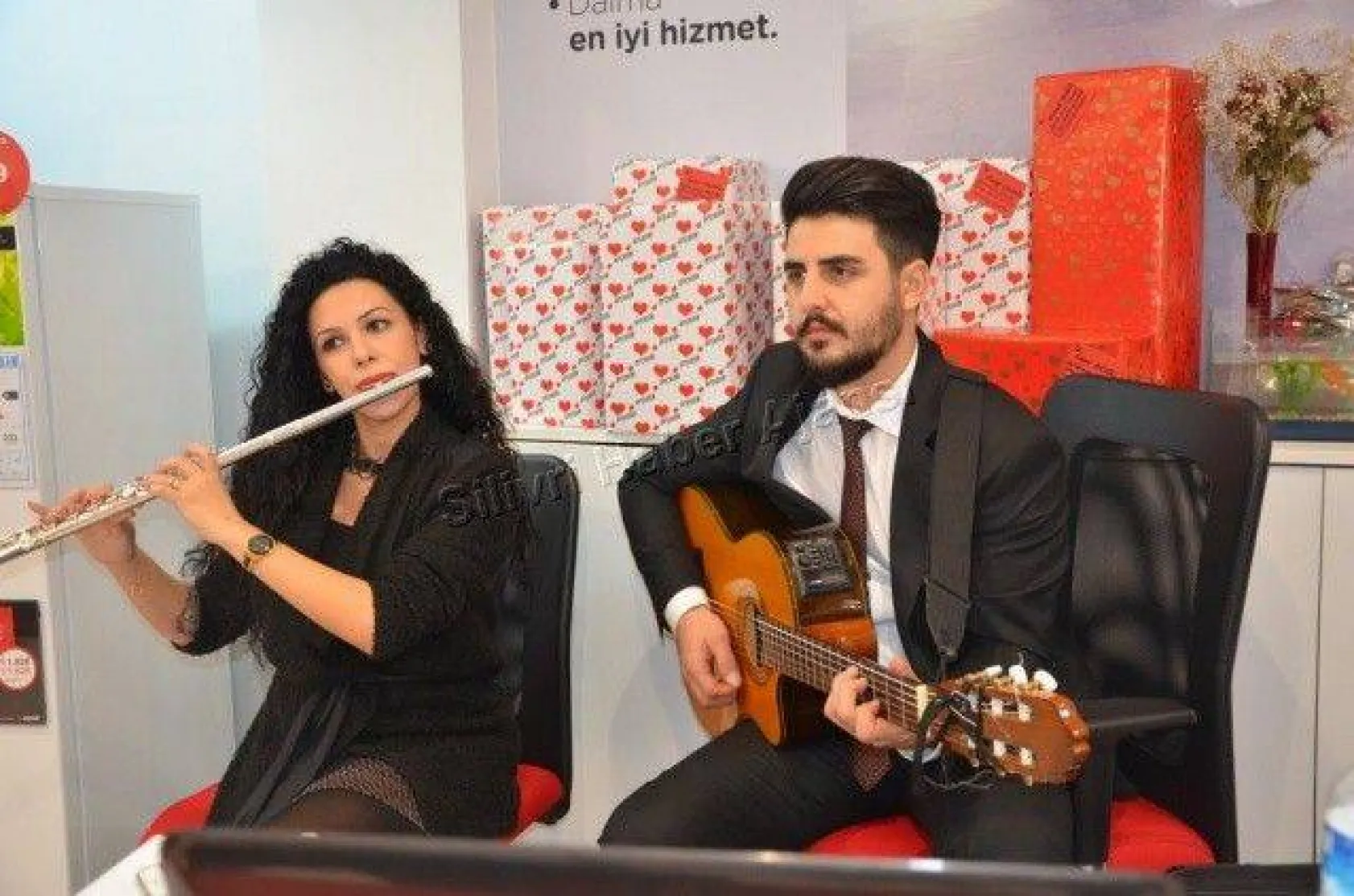 Başak Ticaret'ten yılın emekli öğretmenine ödül