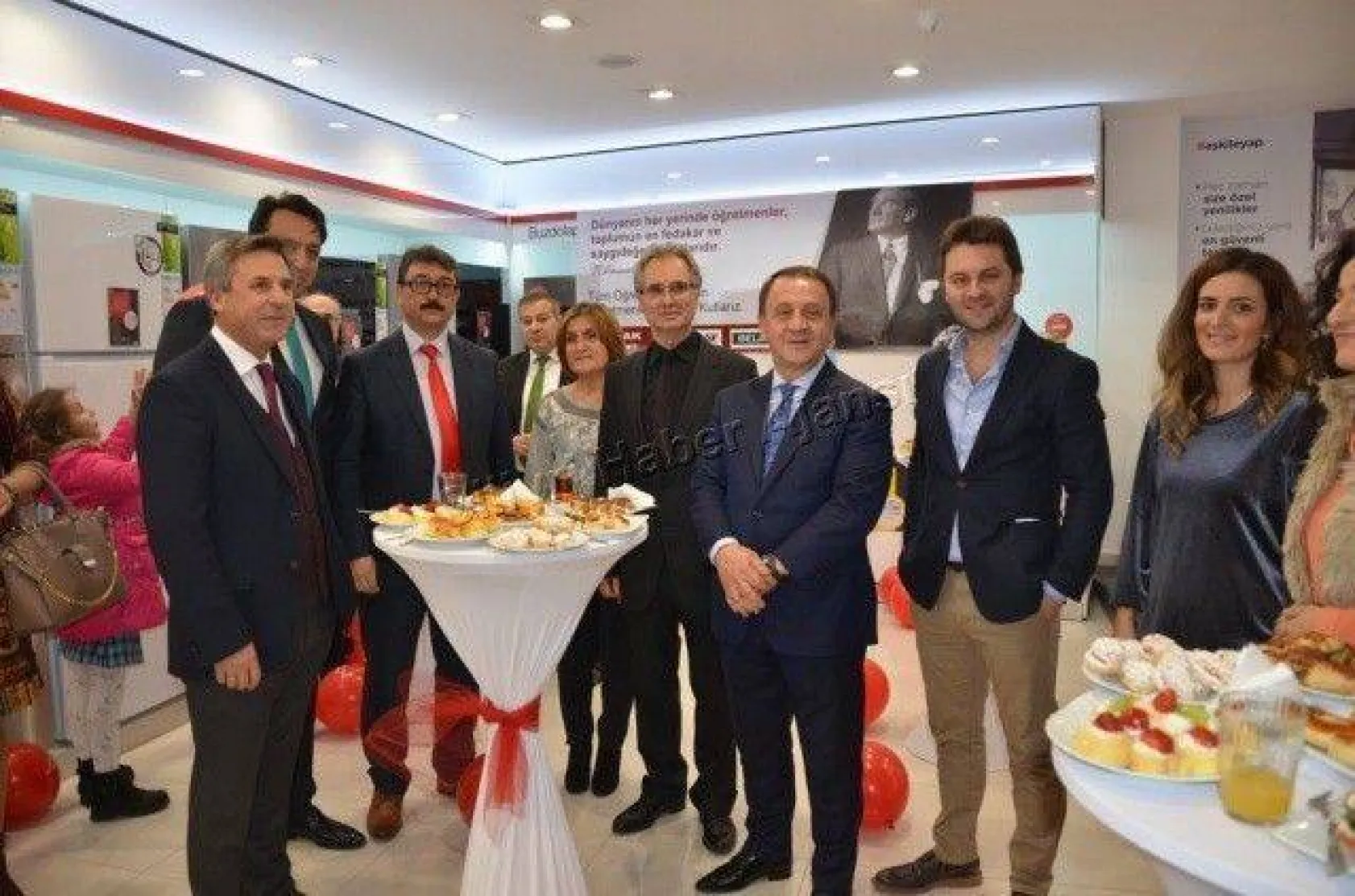 Başak Ticaret'ten yılın emekli öğretmenine ödül