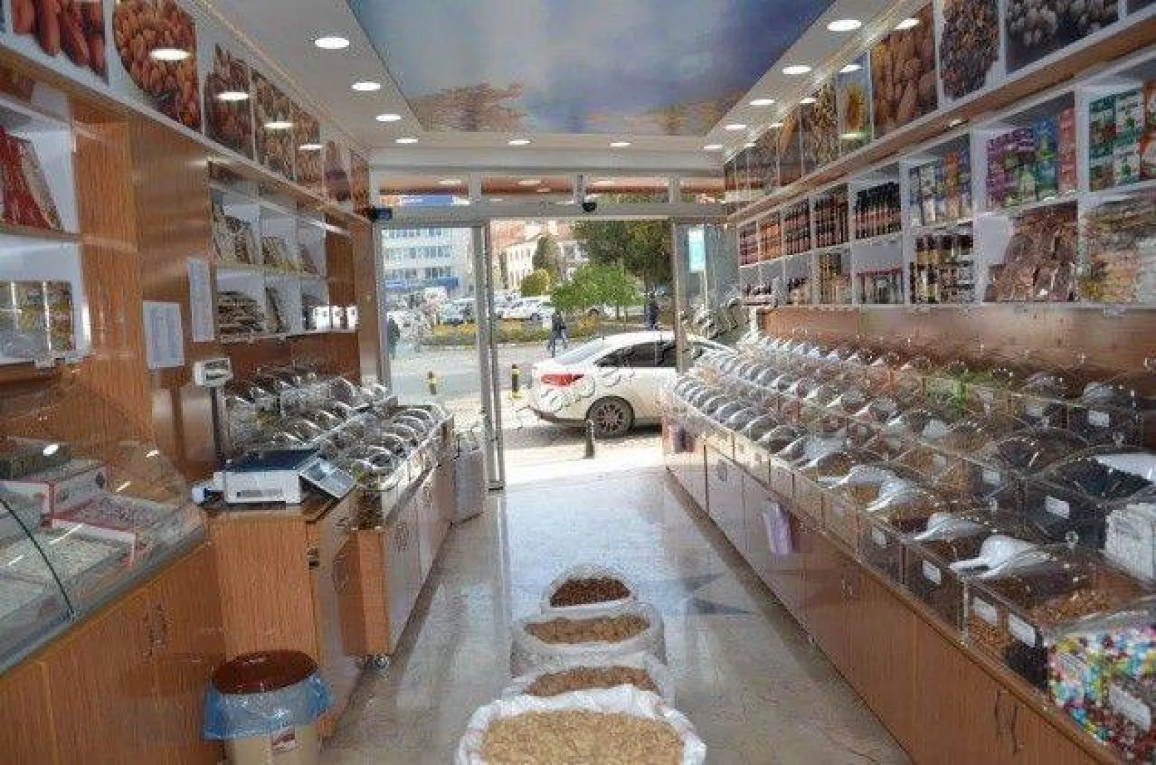 Bulut Kuruyemiş açıldı