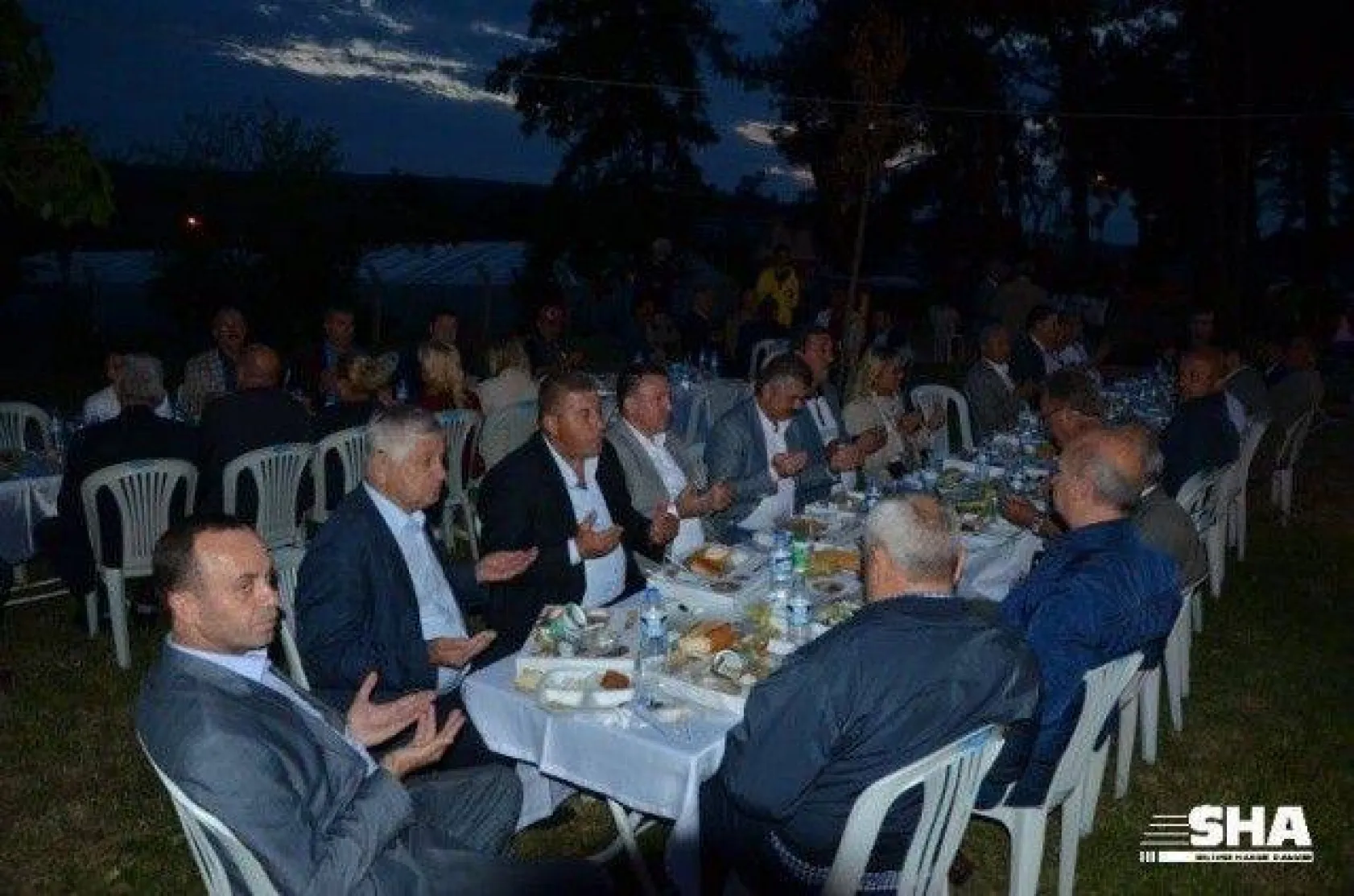 İzciler kamp ateşini yaktı