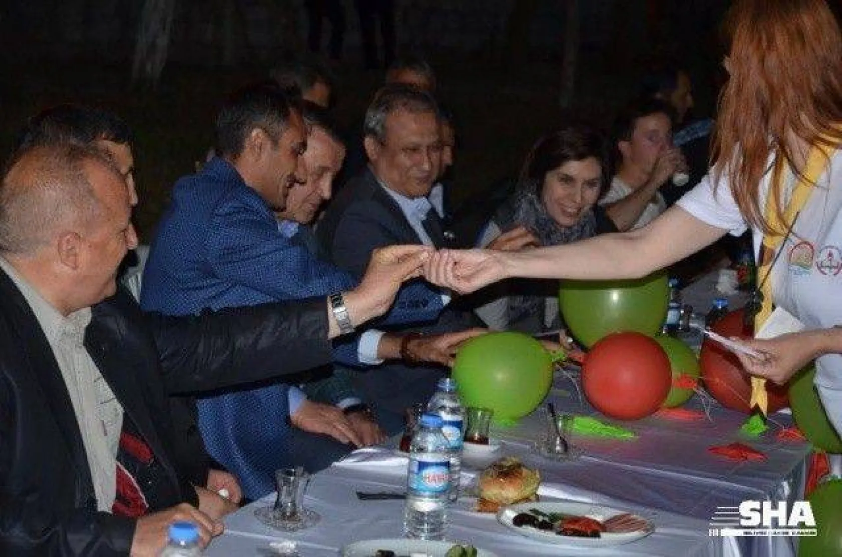 İzciler kamp ateşini yaktı