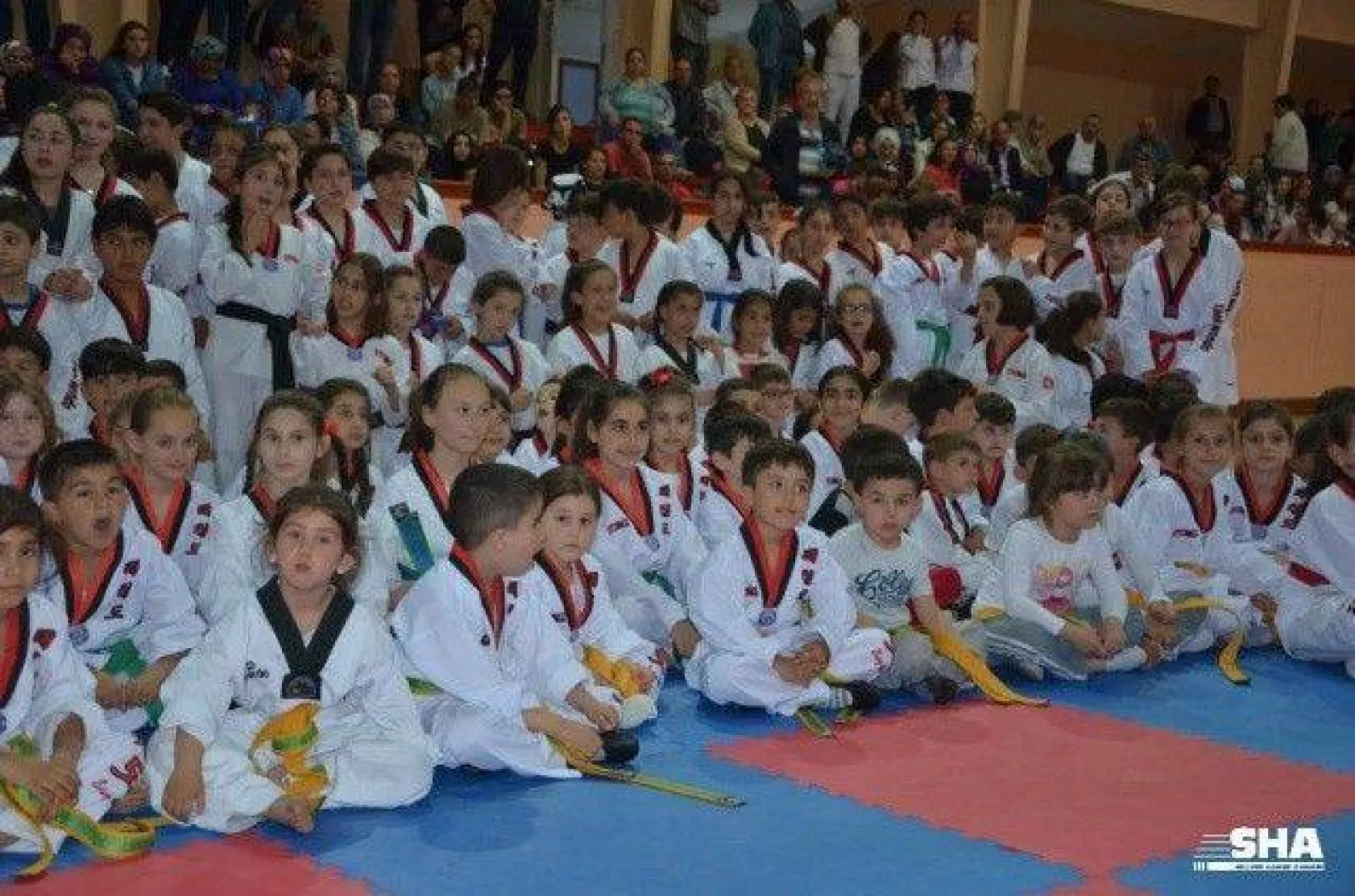 Genç Taekwondocular kuşak heyecanı yaşadı