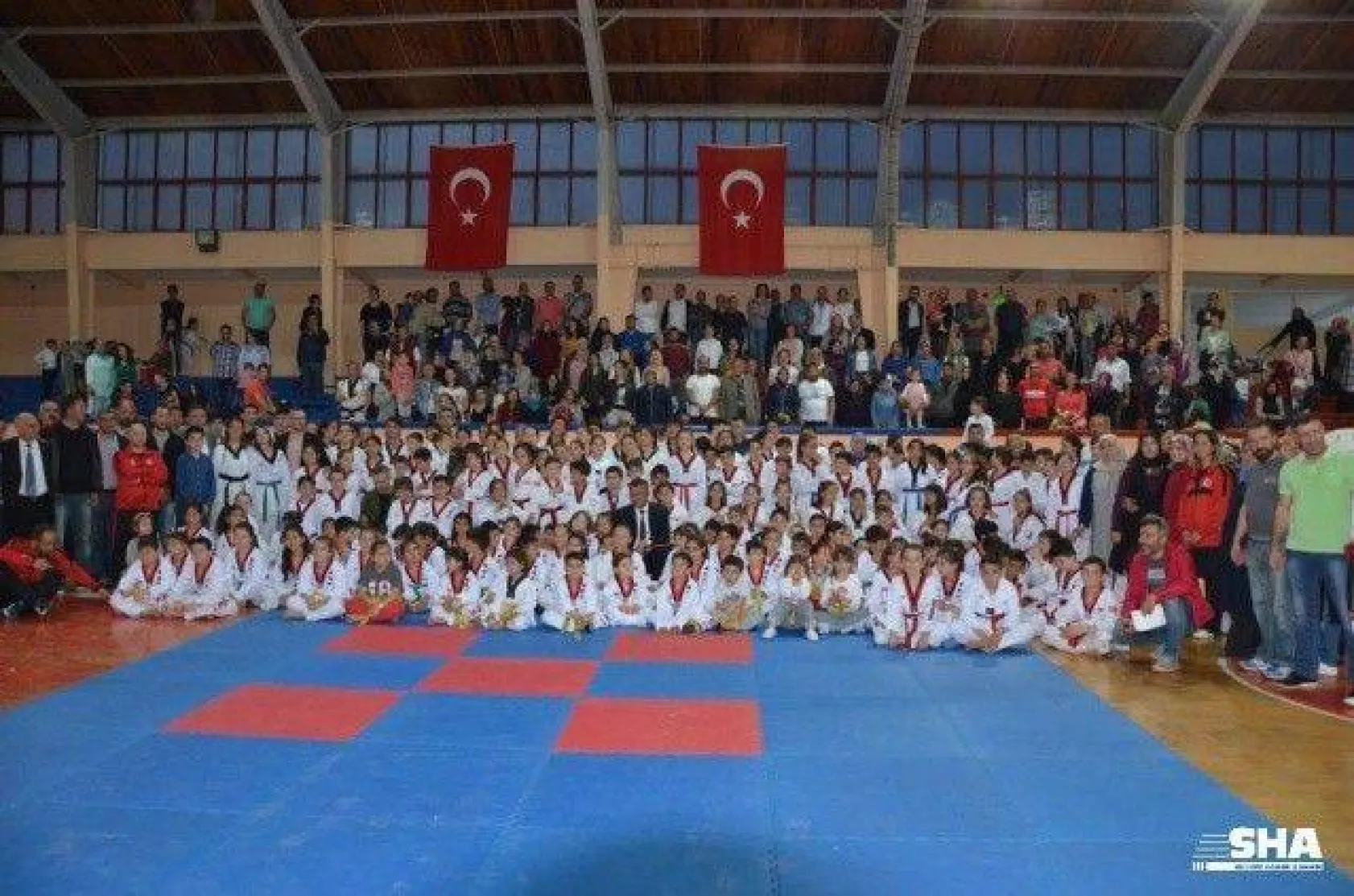 Genç Taekwondocular kuşak heyecanı yaşadı