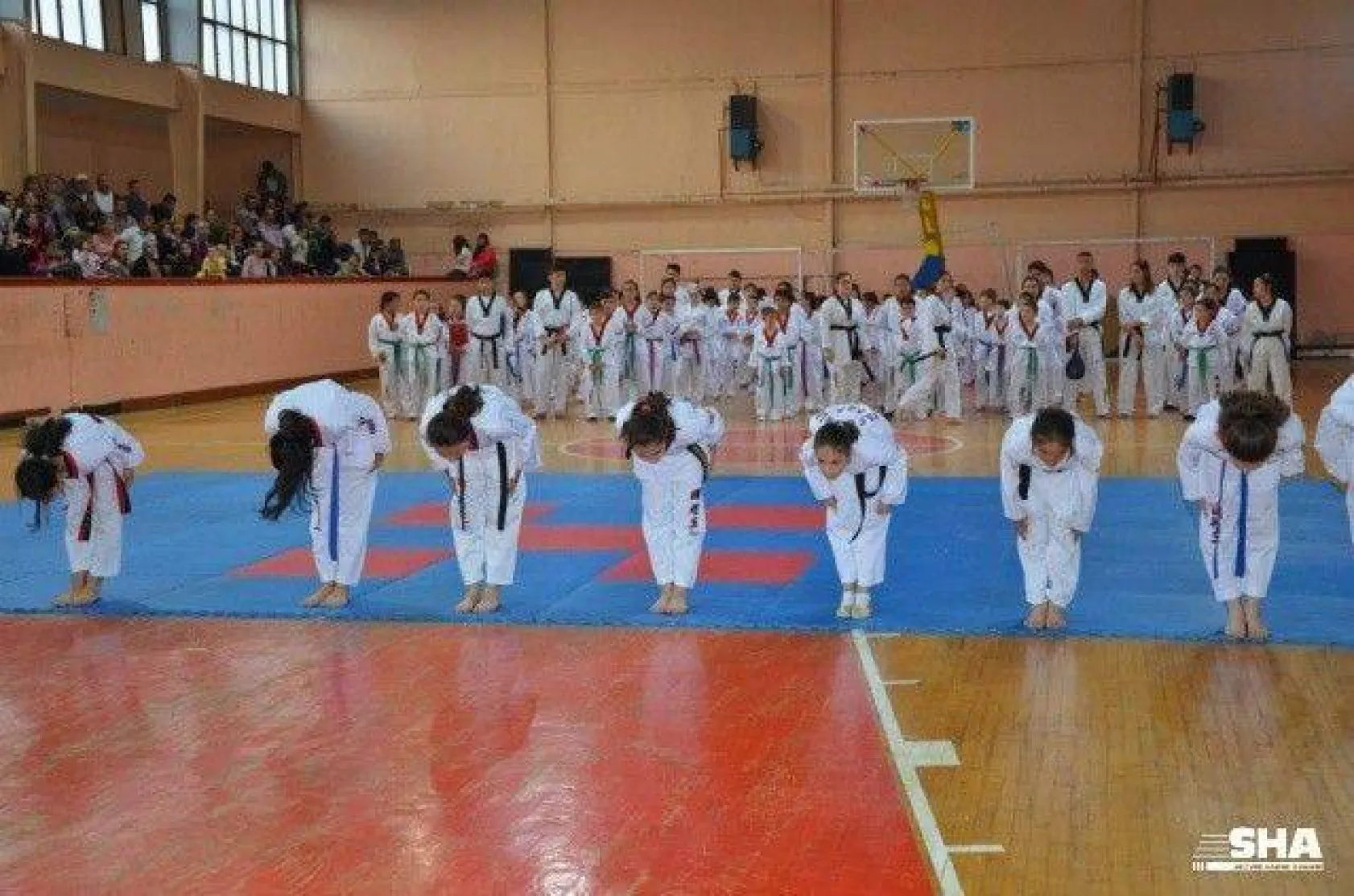 Genç Taekwondocular kuşak heyecanı yaşadı