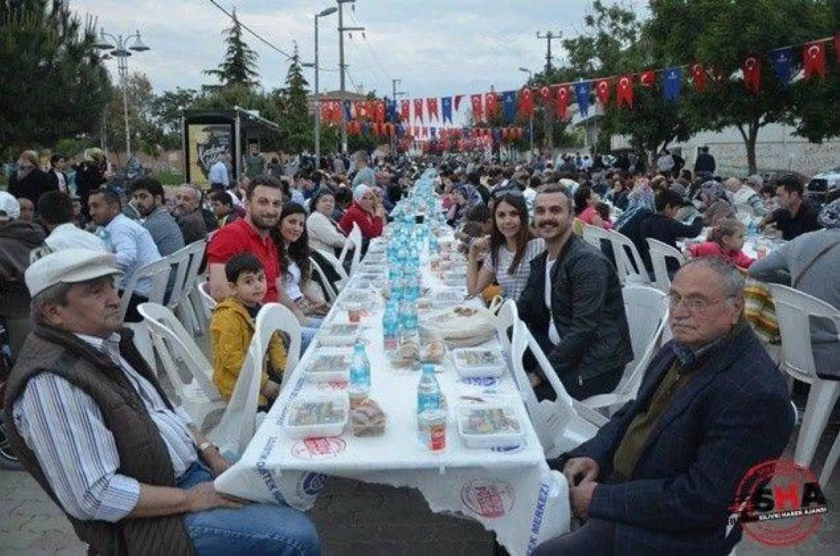 Gümüşyaka'daki sokak iftarında buluştular