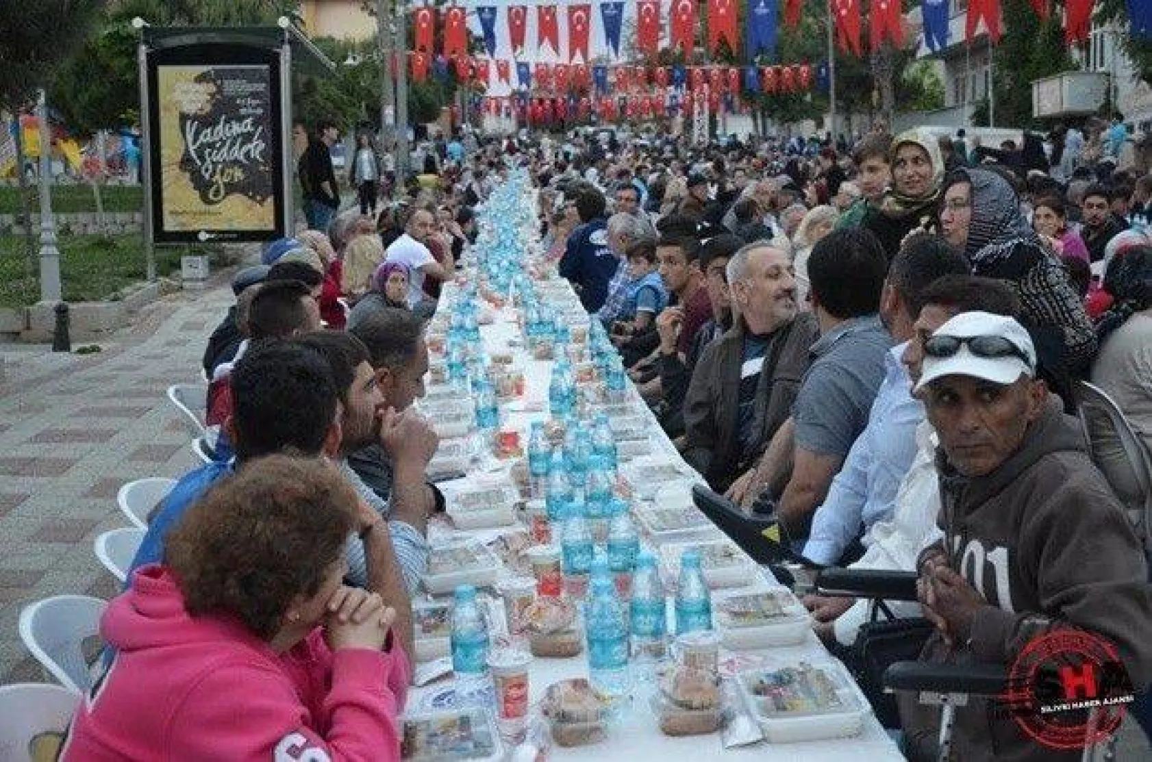 Gümüşyaka'daki sokak iftarında buluştular