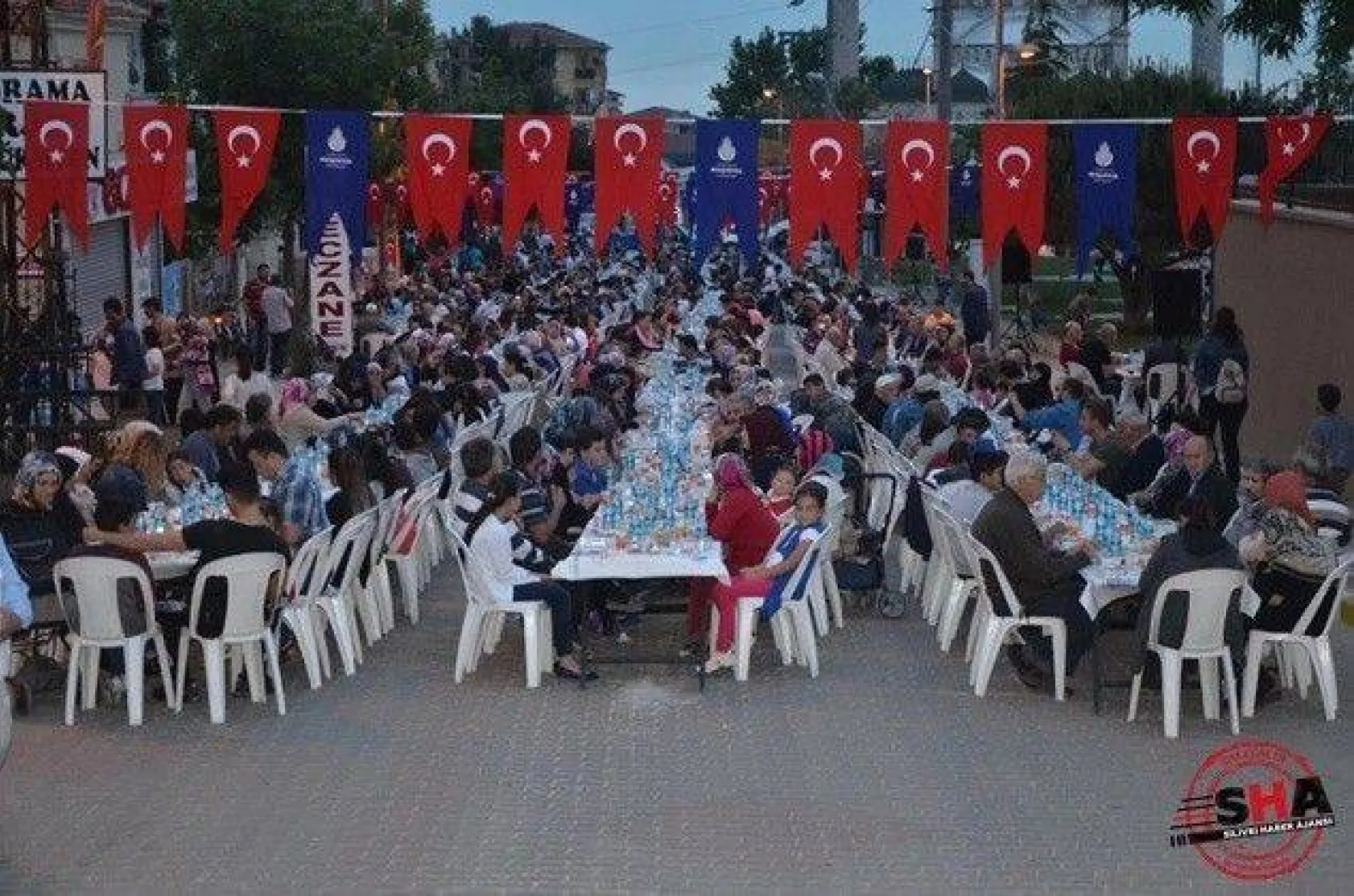Gümüşyaka'daki sokak iftarında buluştular