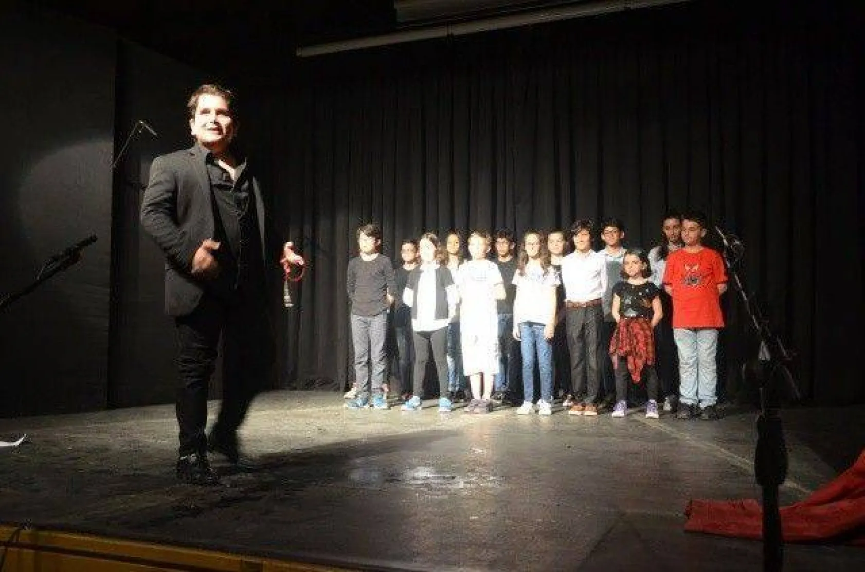 Ayakta alkışlandılar