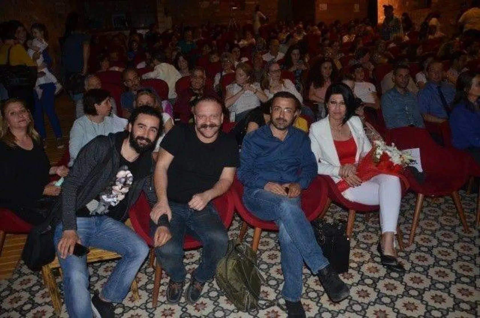 Ayakta alkışlandılar