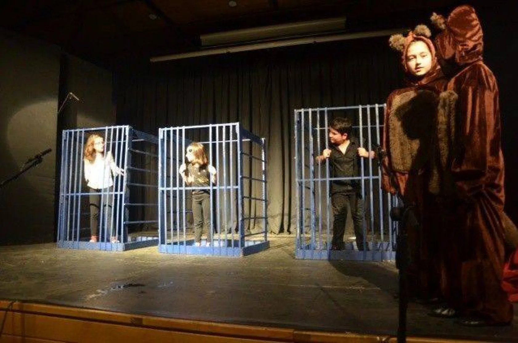 Ayakta alkışlandılar